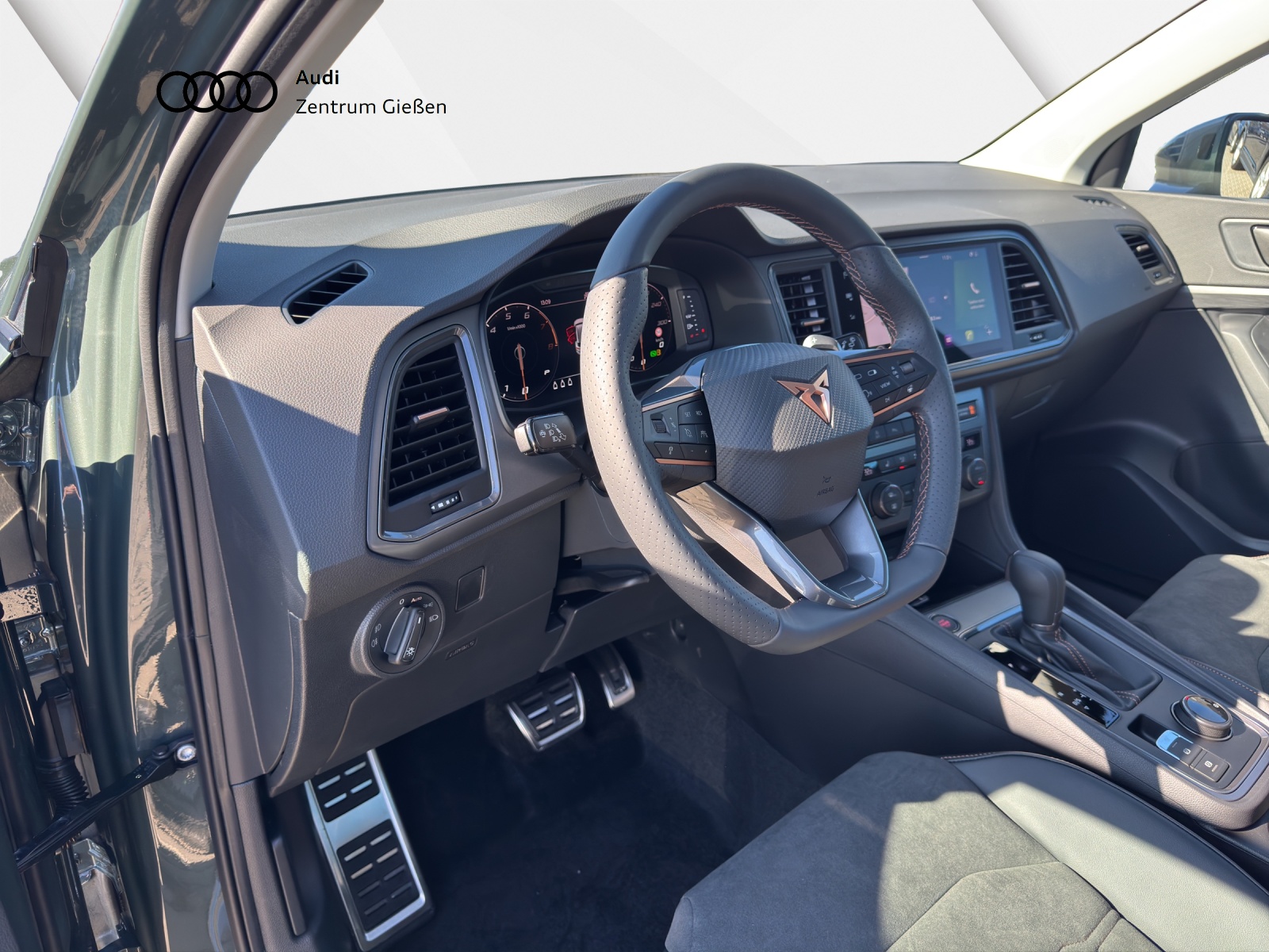 Ateca 1.5 TSI DSG Pano ACC AHK Kamera Navi Lenkradheizung