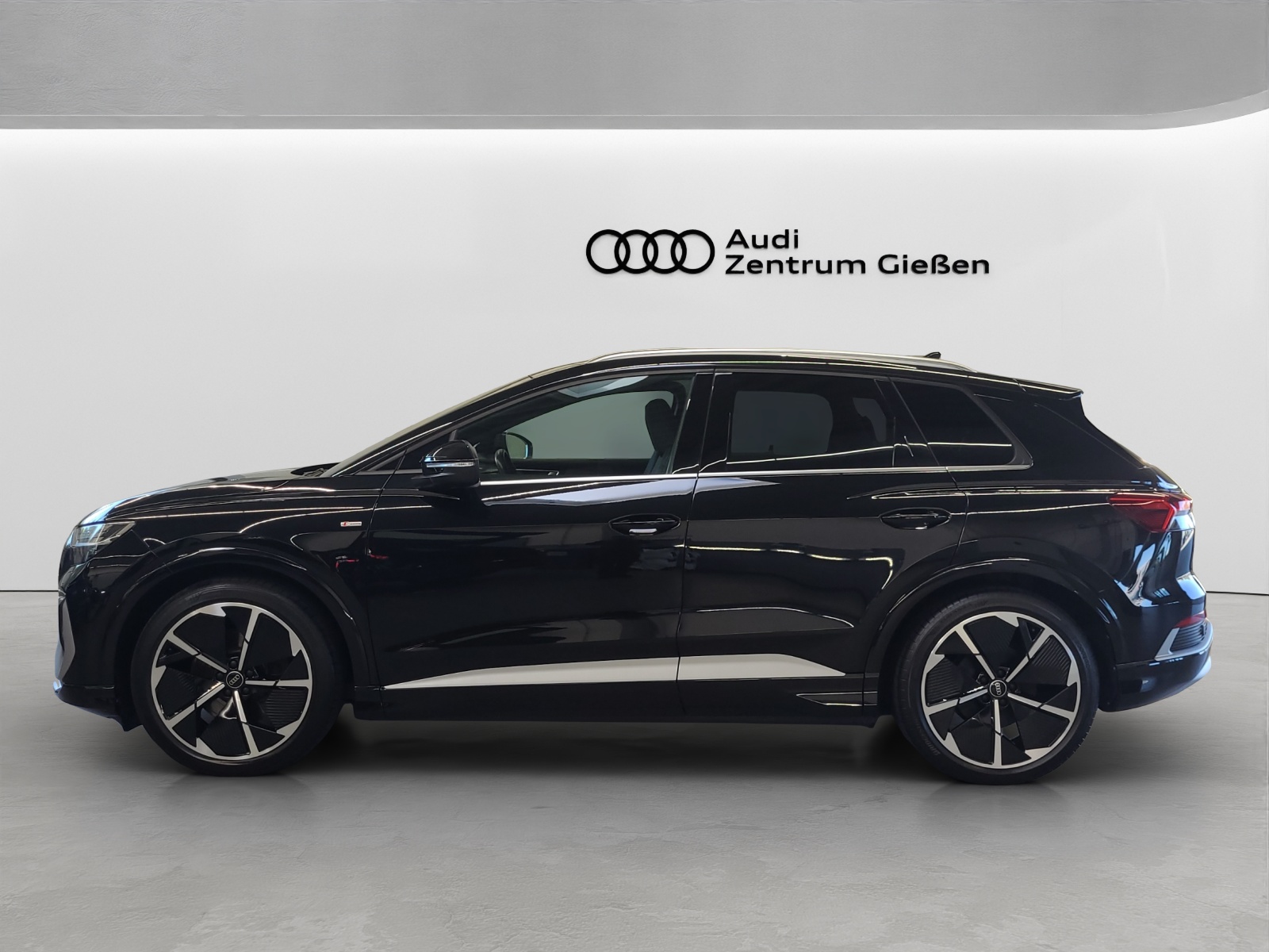 Q4 e-tron 50 quattro S line HuD Matrix-LED Navi