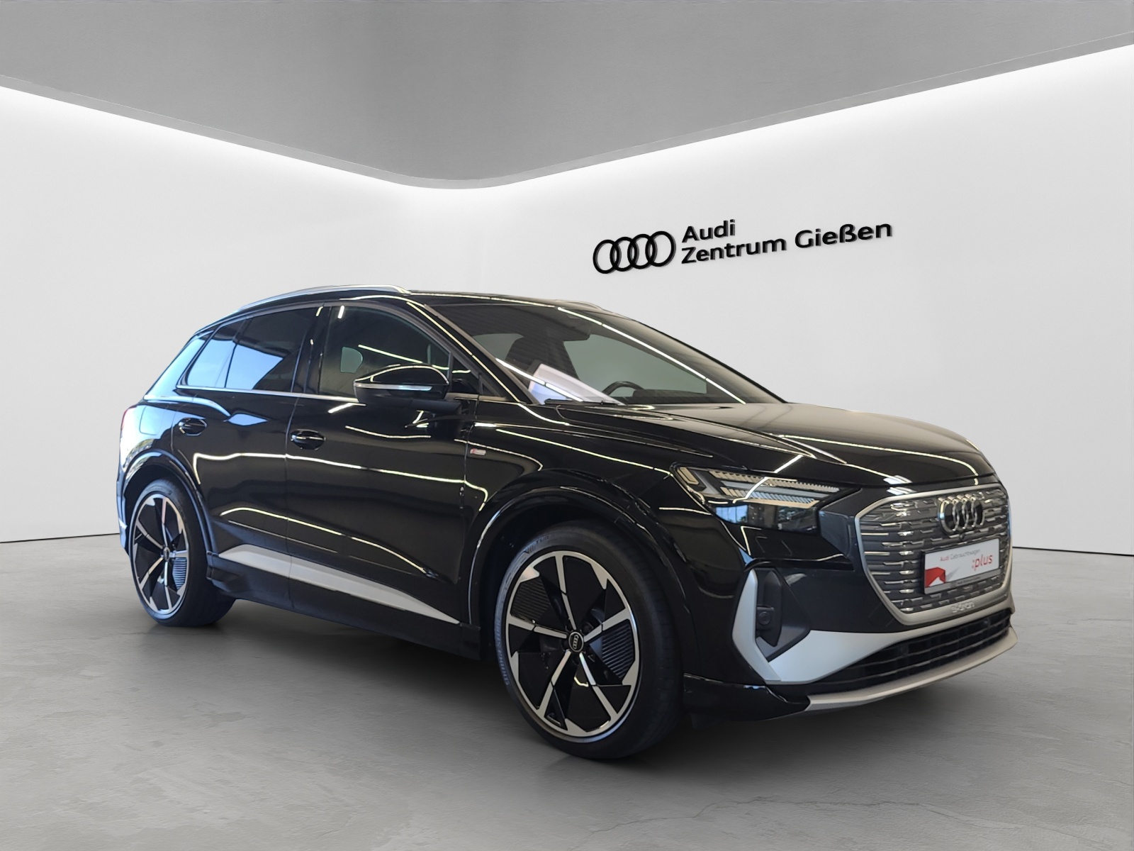 Q4 e-tron 50 quattro S line HuD Matrix-LED Navi
