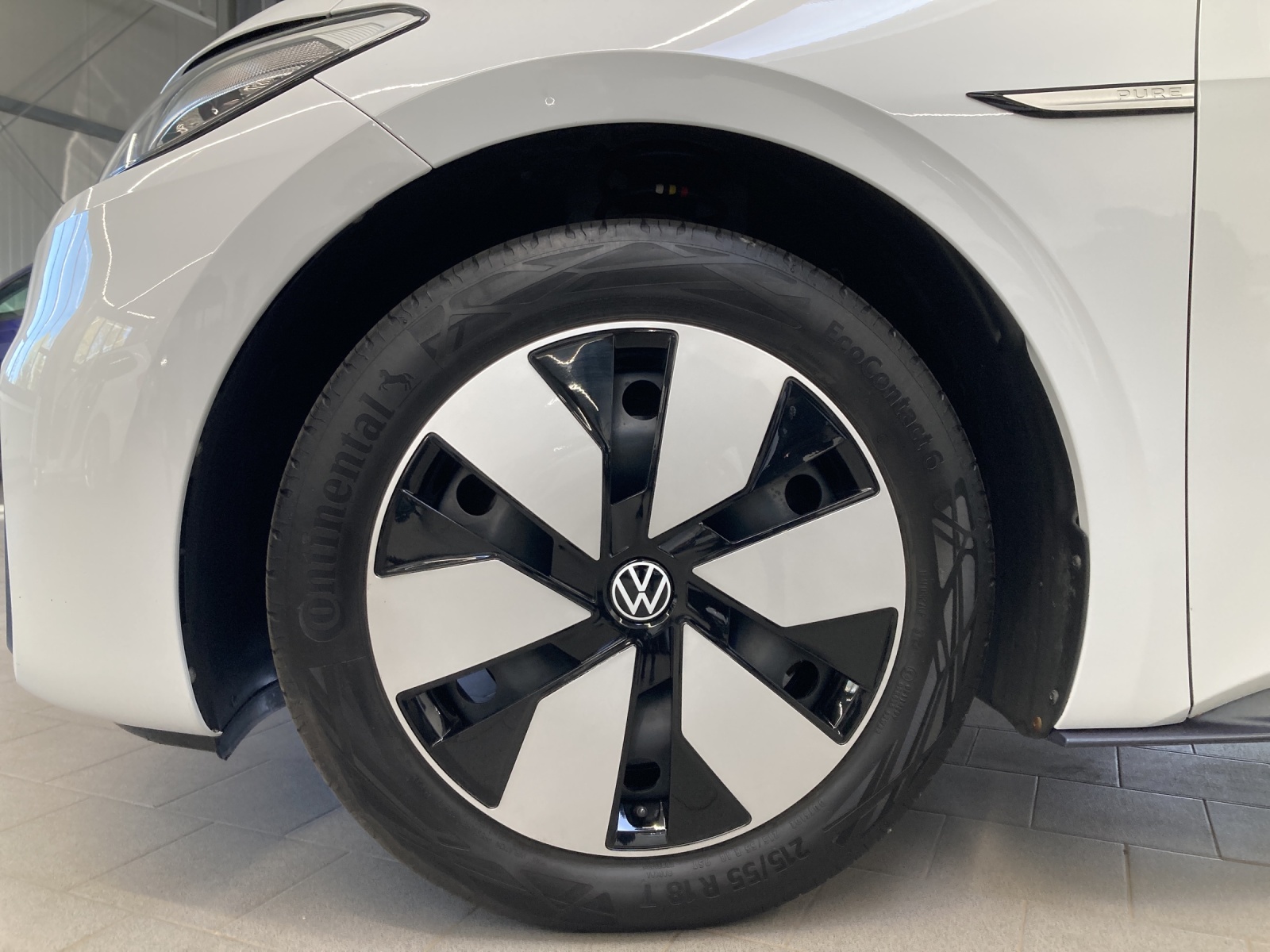 ID.3 Pure Performance LED Navi