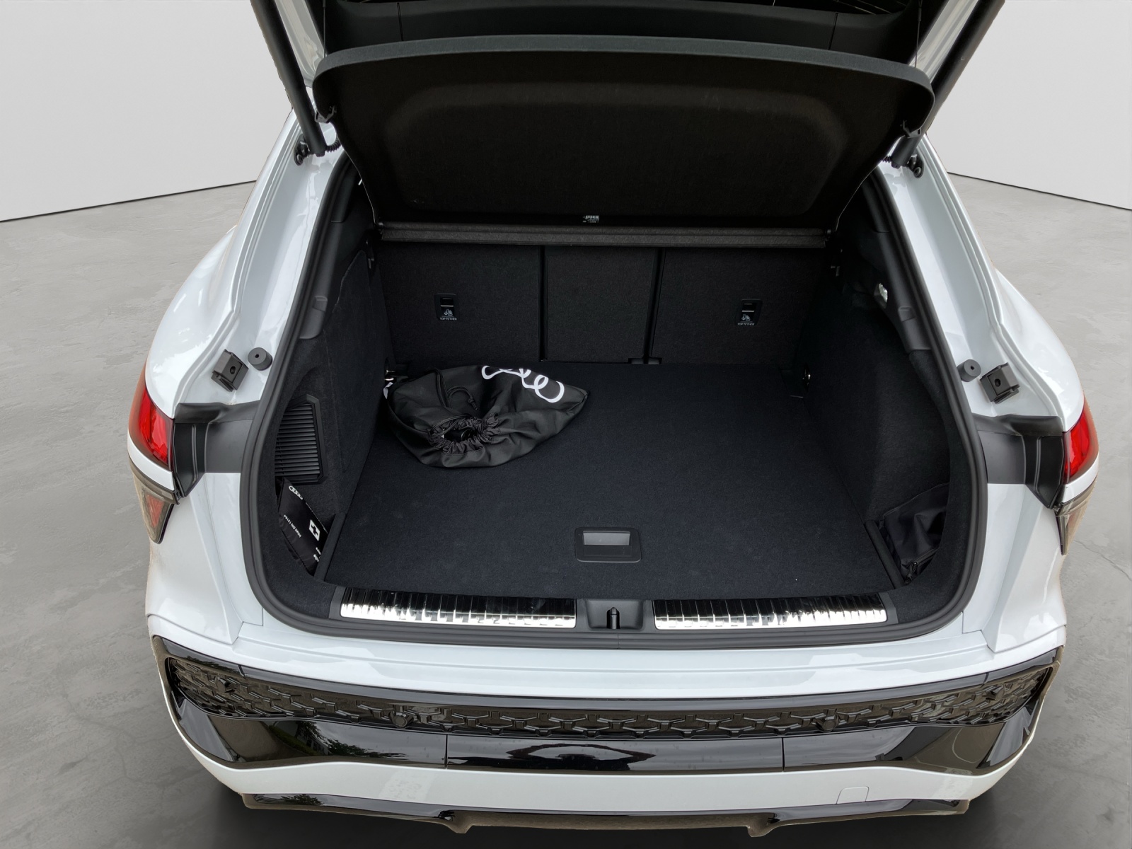 Q3 Sportback e-hybrid S line Black Tech plus LED Navi