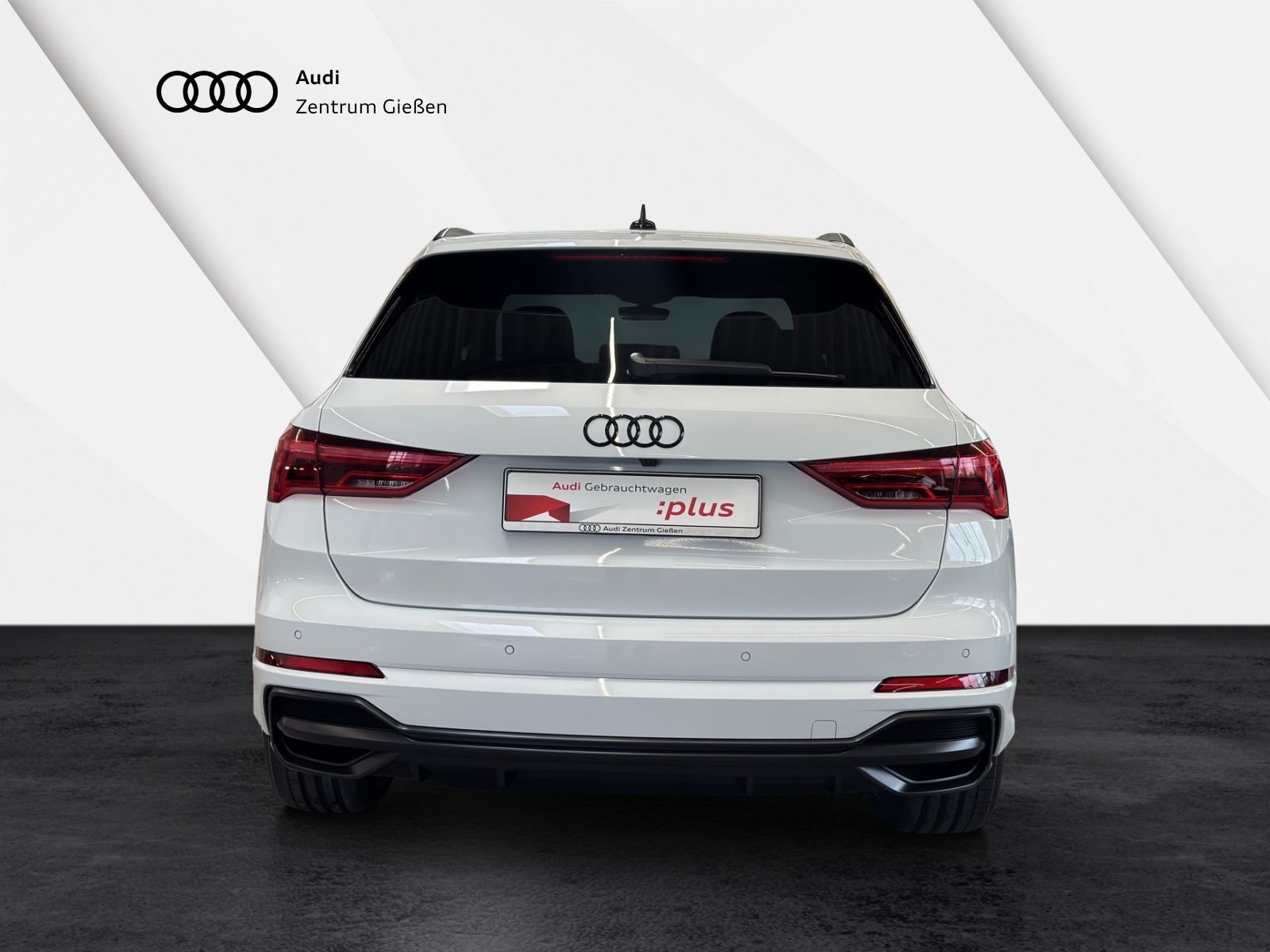 Q3 45 TFSI e S line Black Pano Matrix SONOS Navi