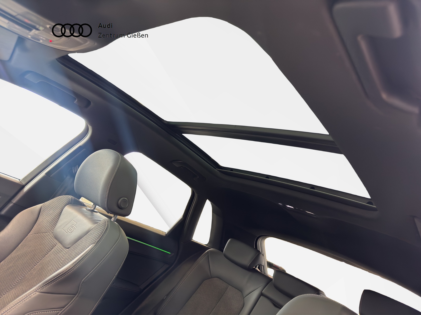 Q3 45 TFSI e S line Black Pano Matrix SONOS Navi