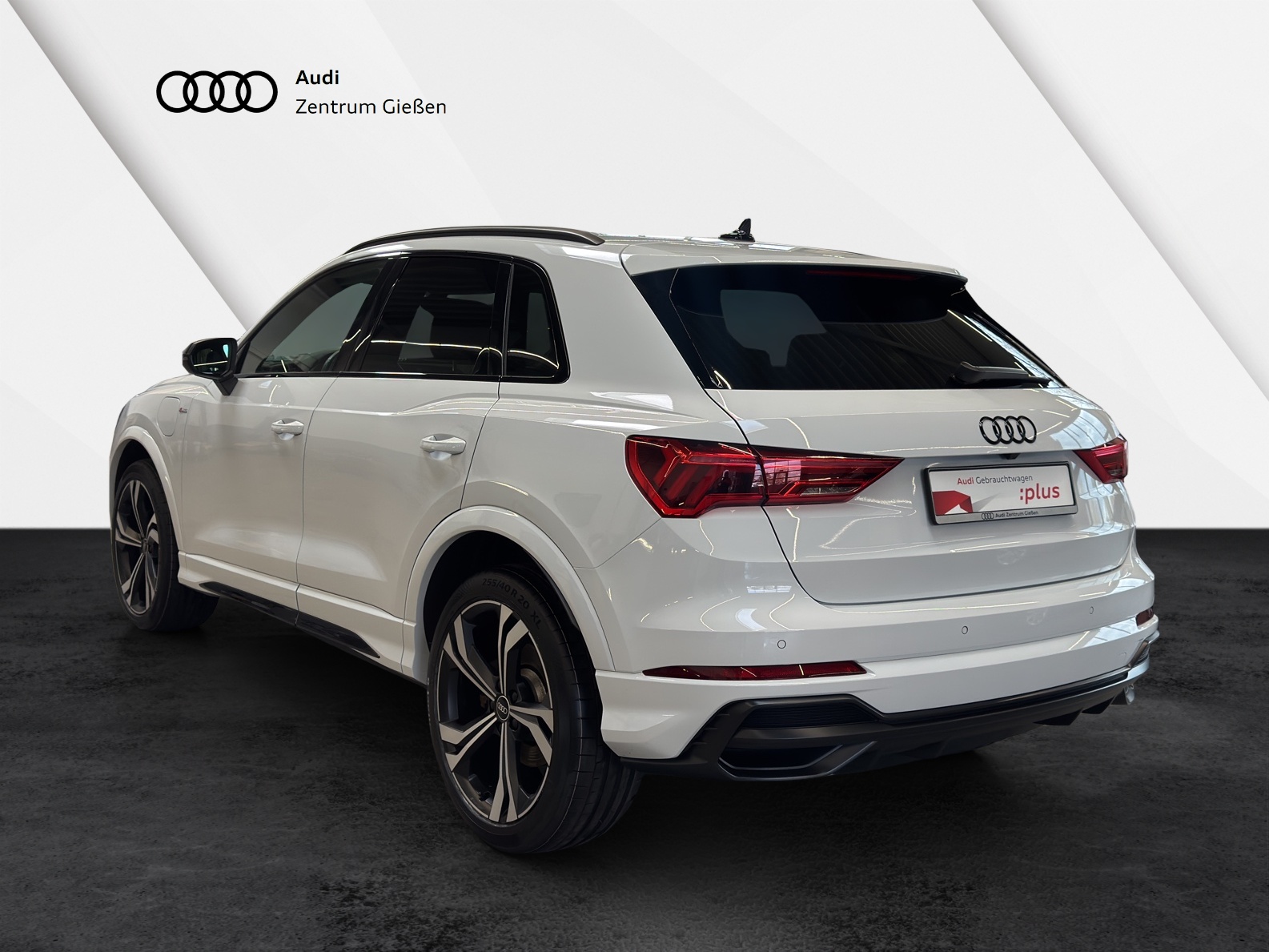 Q3 45 TFSI e S line Black Pano Matrix SONOS Navi