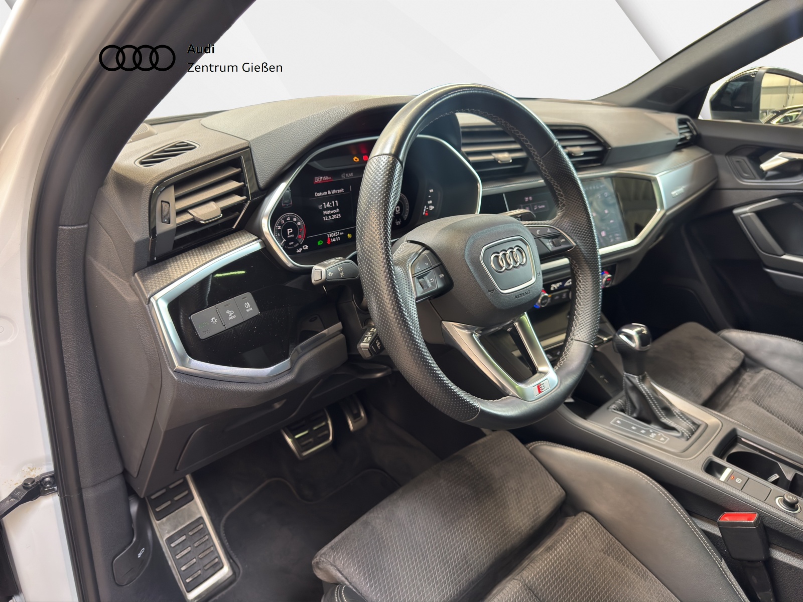 Q3 45 TFSI e S line Black Pano Matrix SONOS Navi