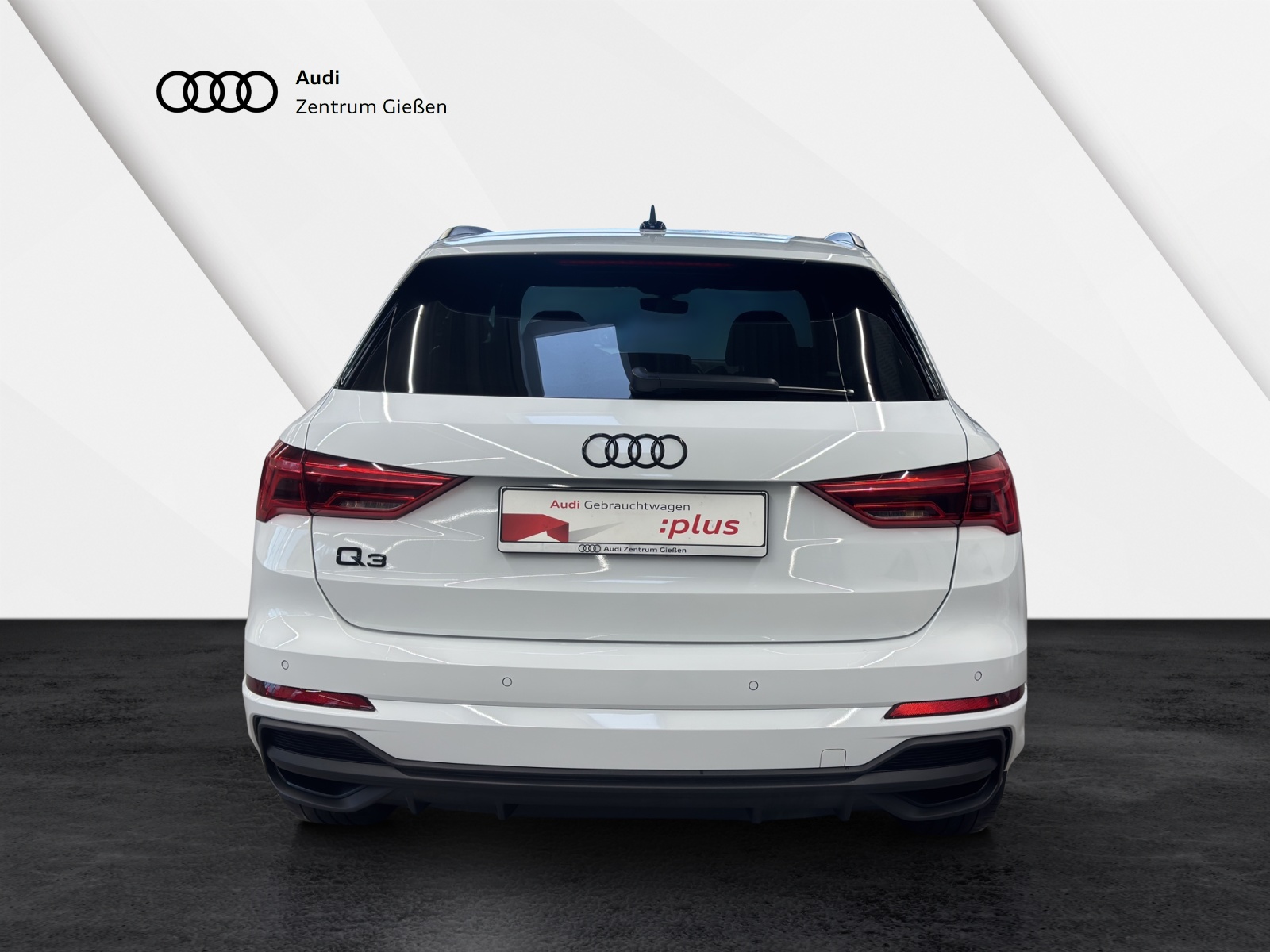 Q3 35 TDI S-tronic S line Black Pano smartphone interface