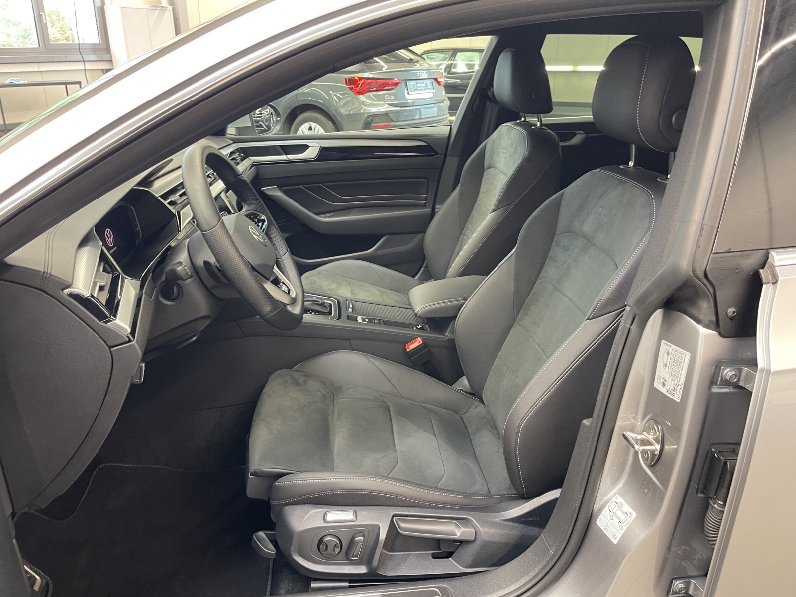 Arteon Shooting Brake TDI DSG R-Line IQ-Light Navi AHK