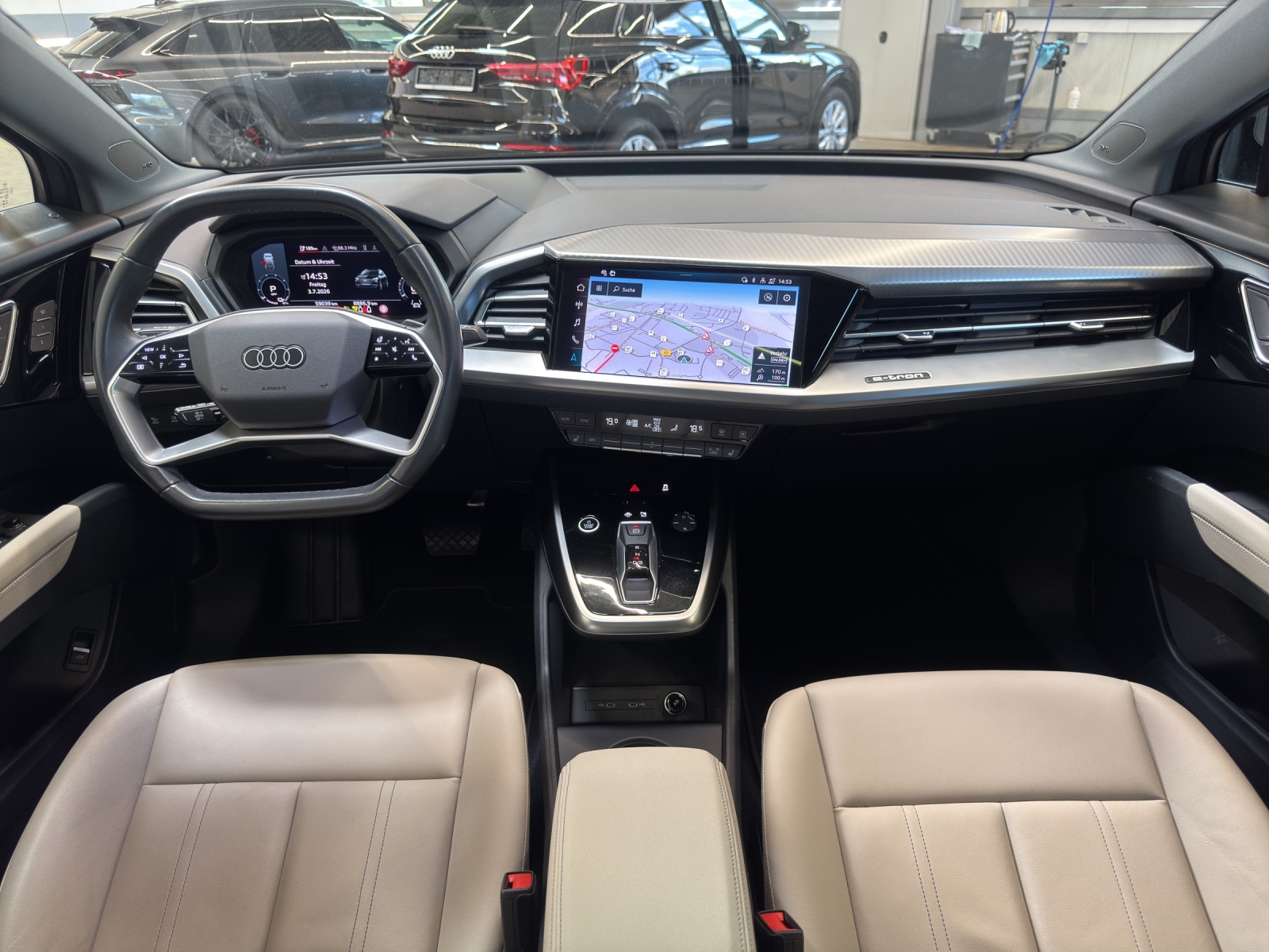 Q4 e-tron 50 quattro basis Matrix Pano AHK SONOS Navi
