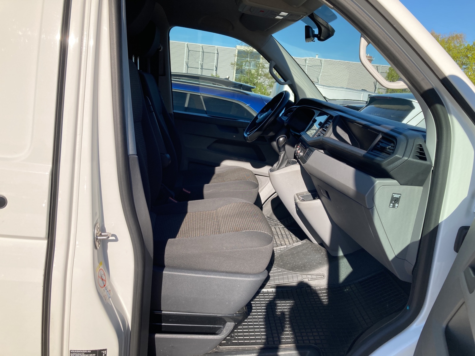 T6 Transporter 6.1 Kasten 2.0 TDI GRA Klima Navi PDC