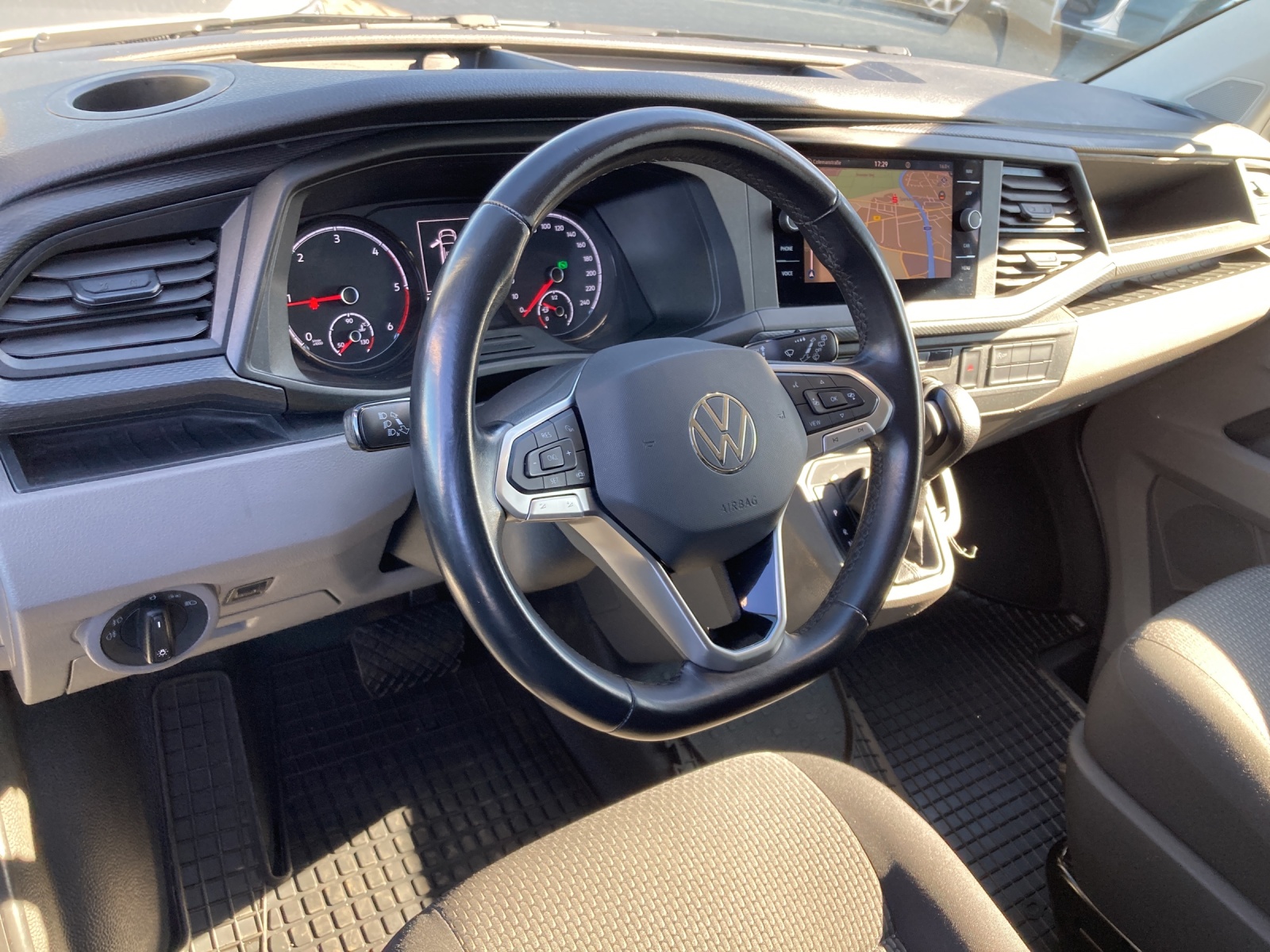 T6 Transporter 6.1 Kasten 2.0 TDI GRA Klima Navi PDC