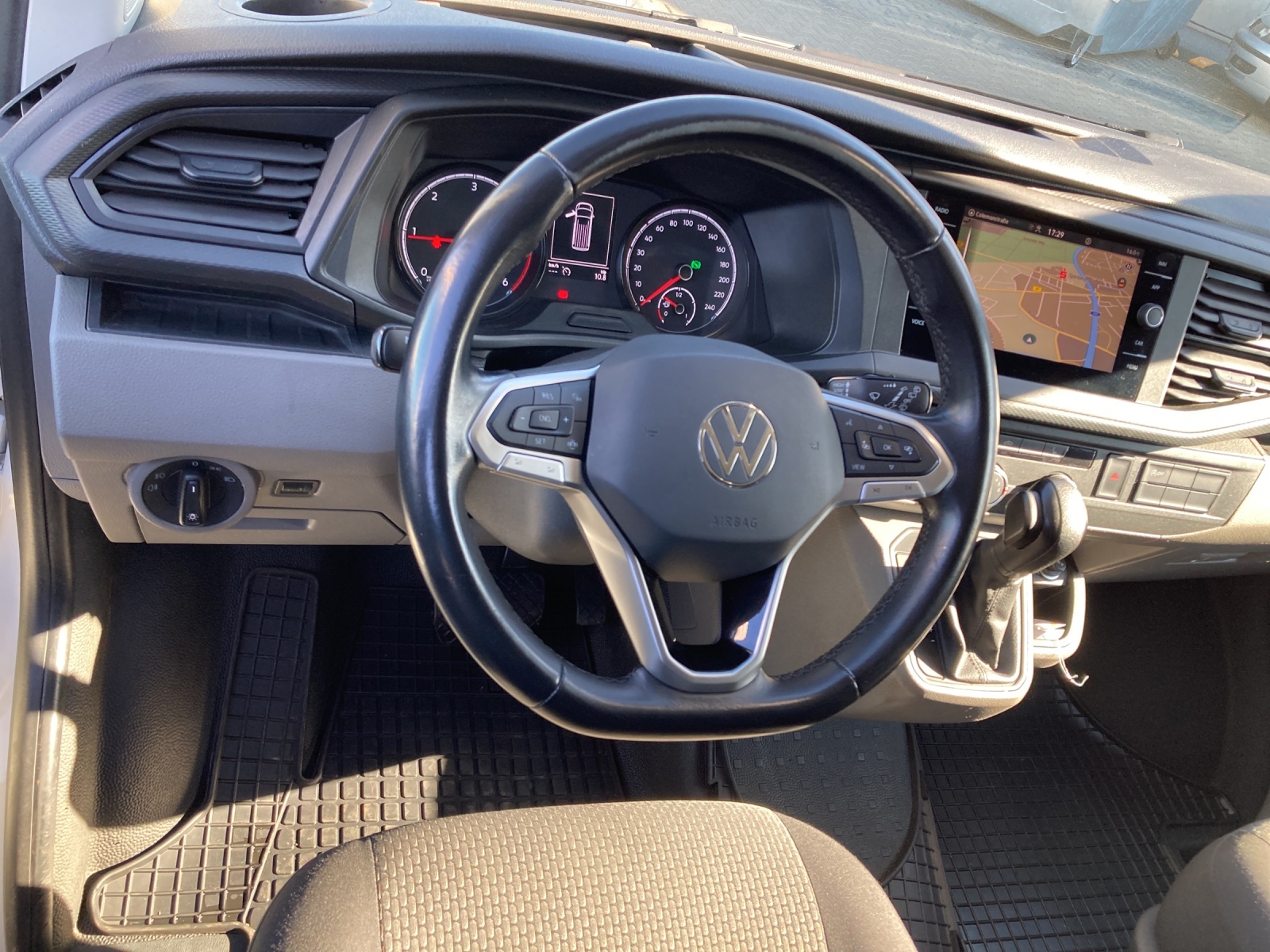 T6 Transporter 6.1 Kasten 2.0 TDI GRA Klima Navi PDC