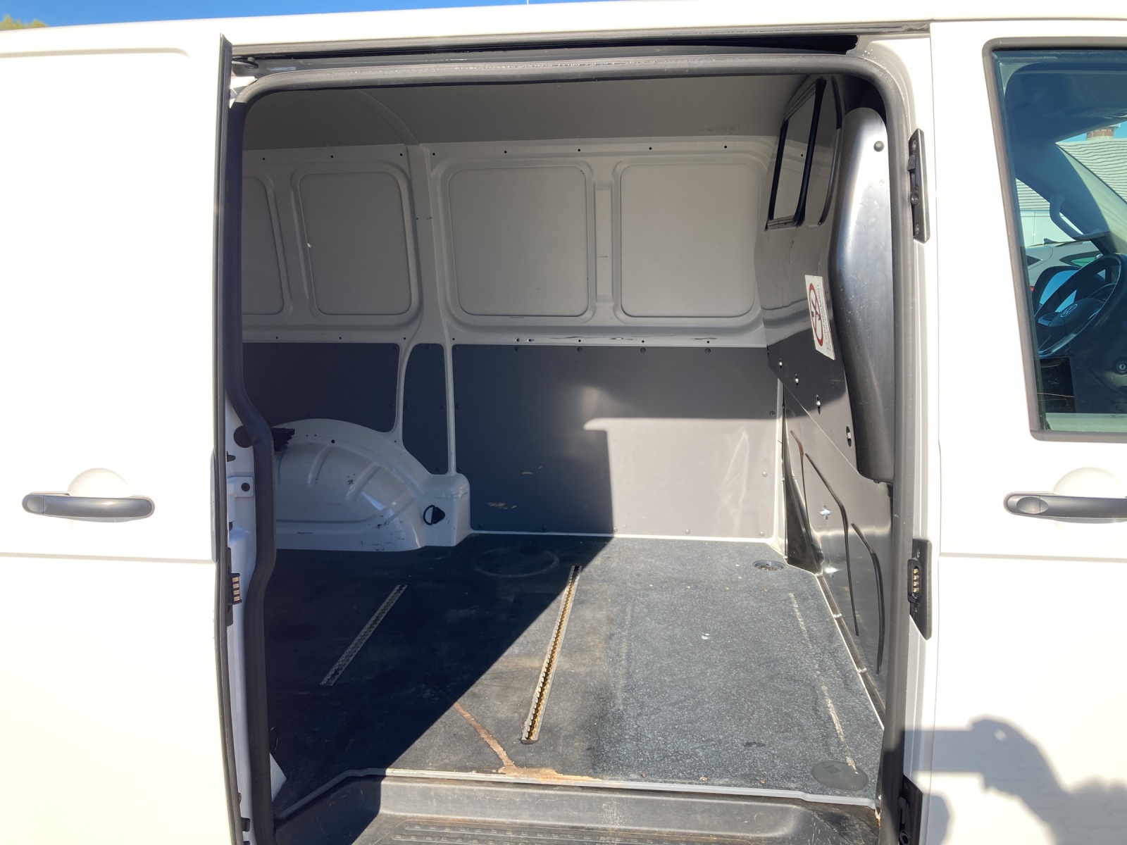 T6 Transporter 6.1 Kasten 2.0 TDI GRA Klima Navi PDC