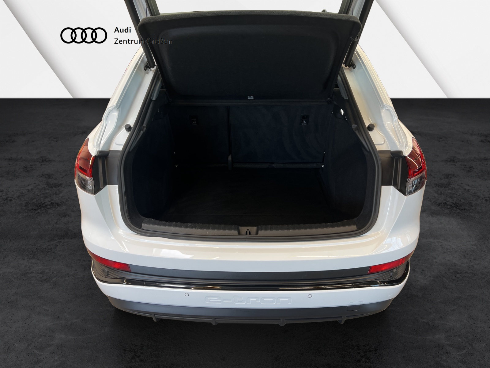 Q4 e-tron Sportback 40 S line Black MMI Navi Plus