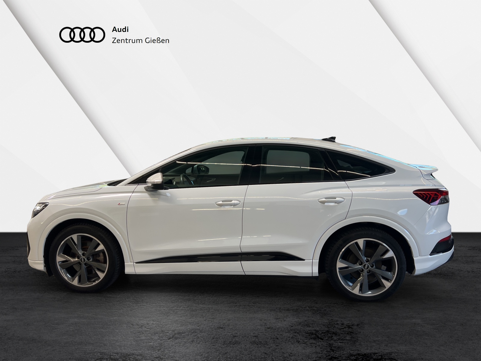 Q4 e-tron Sportback 40 S line Black MMI Navi Plus