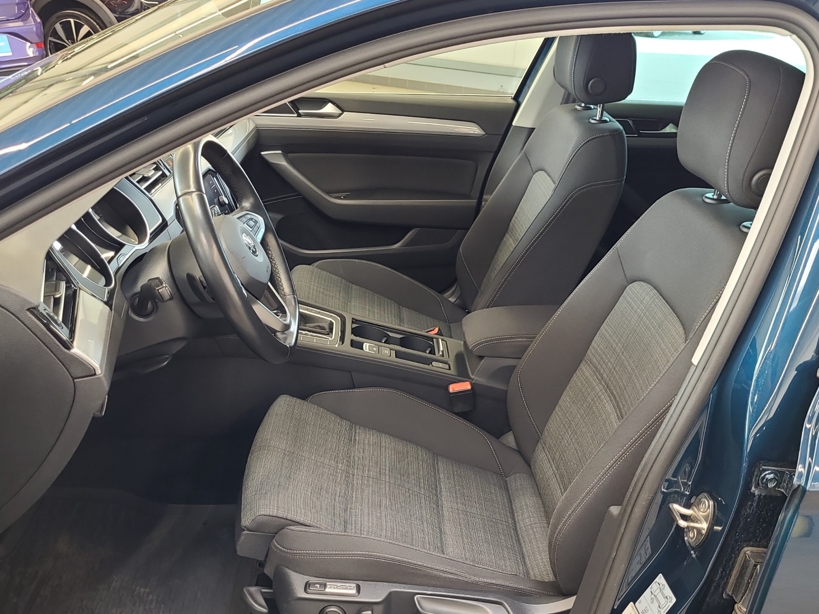 Passat Variant TSI DSG Business LED TravelAssist Kamera AHK Navi