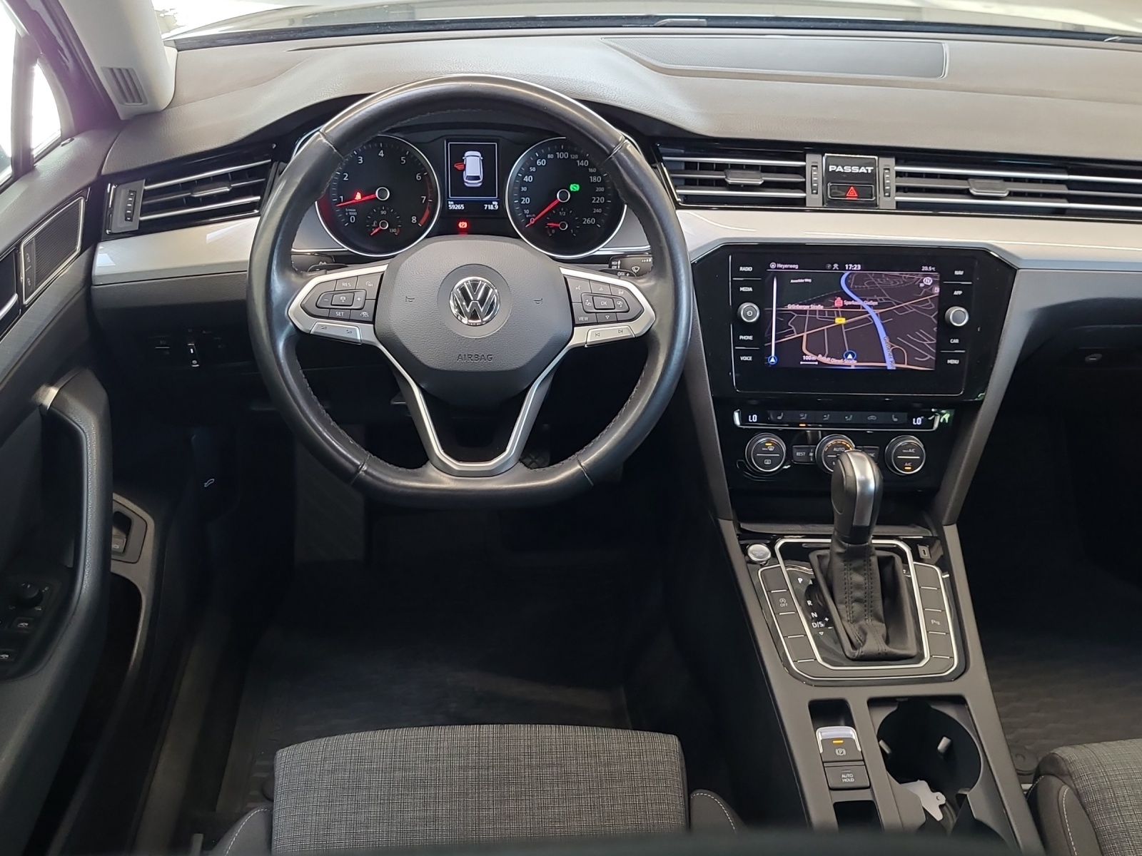 Passat Variant TSI DSG Business LED TravelAssist Kamera AHK Navi