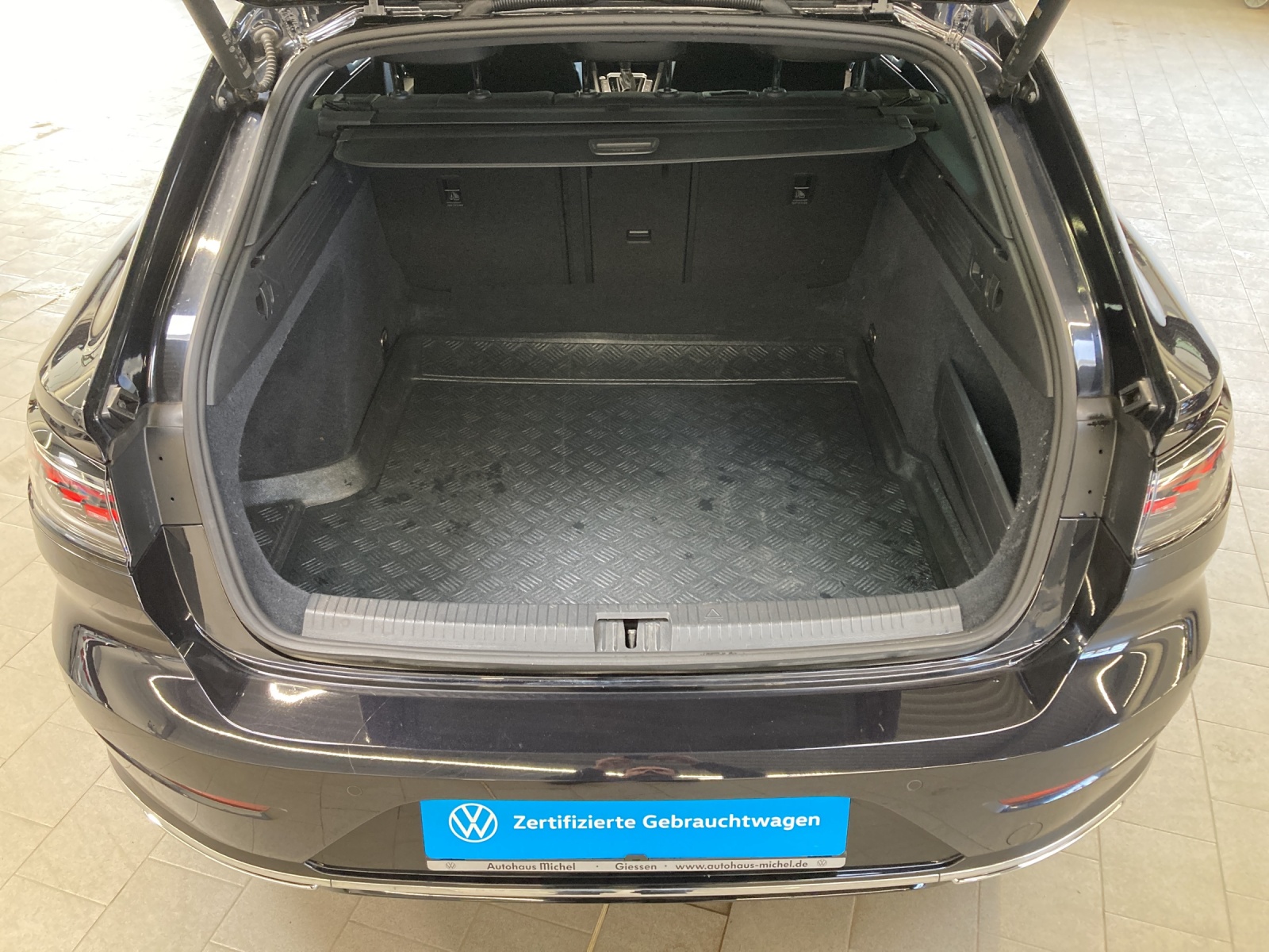 Arteon Shooting Brake TDI DSG R-Line IQ-Light DCC AHK Alu-20Zoll