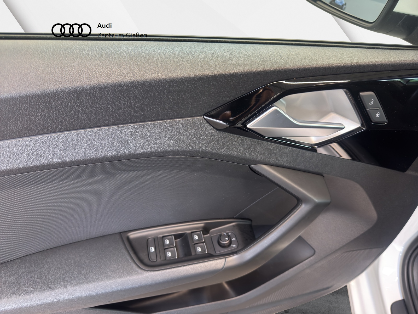 A1 Sportback 30 TFSI advanced black Navi Einparkhilfe