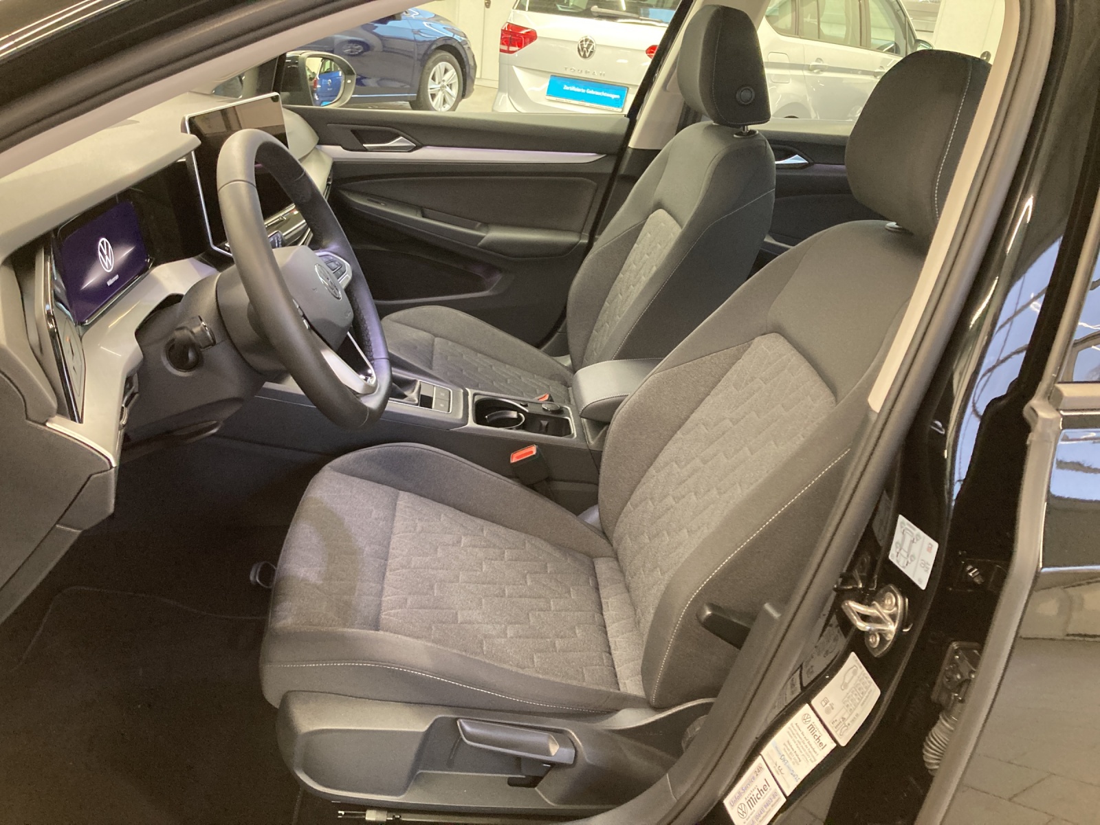 Golf 8 TSI Life LED Navi TravelAssist