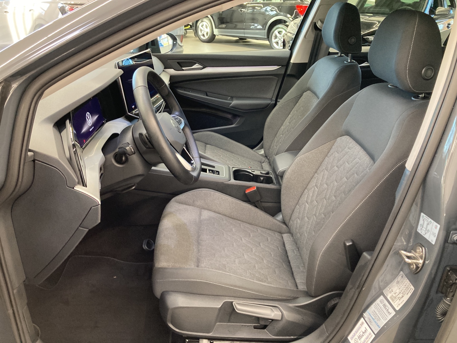 Golf 8 Variant eTSI DSG Life