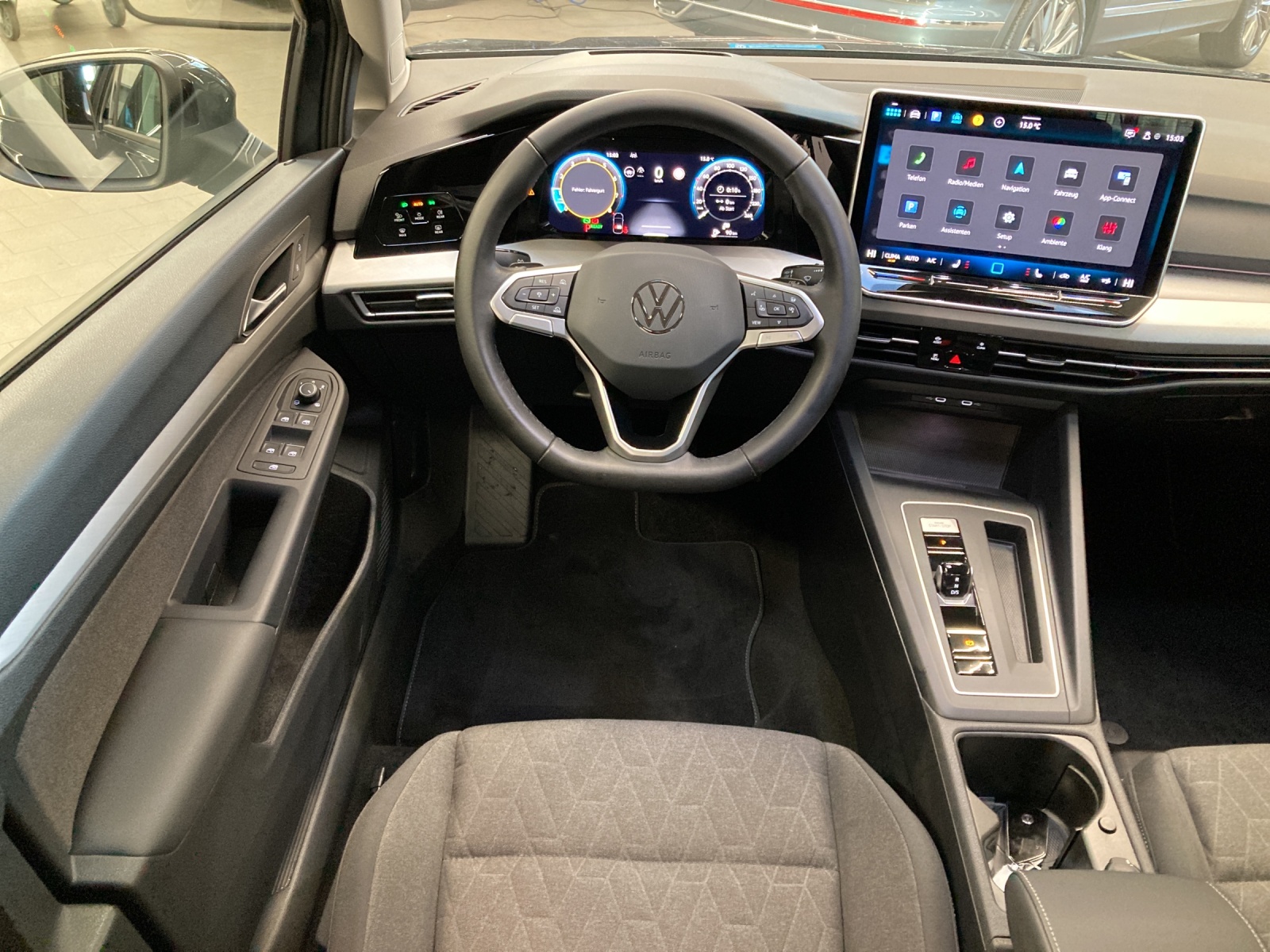 Golf 8 Variant eTSI DSG Life