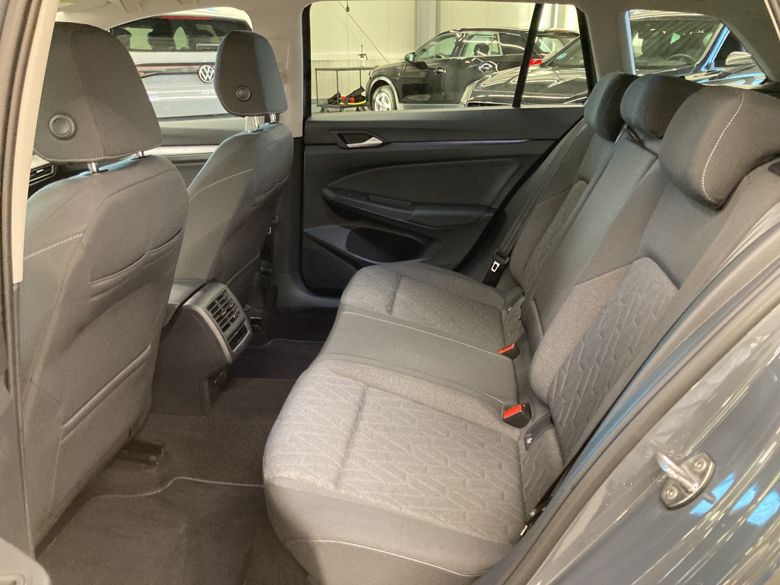 Golf 8 Variant eTSI DSG Life