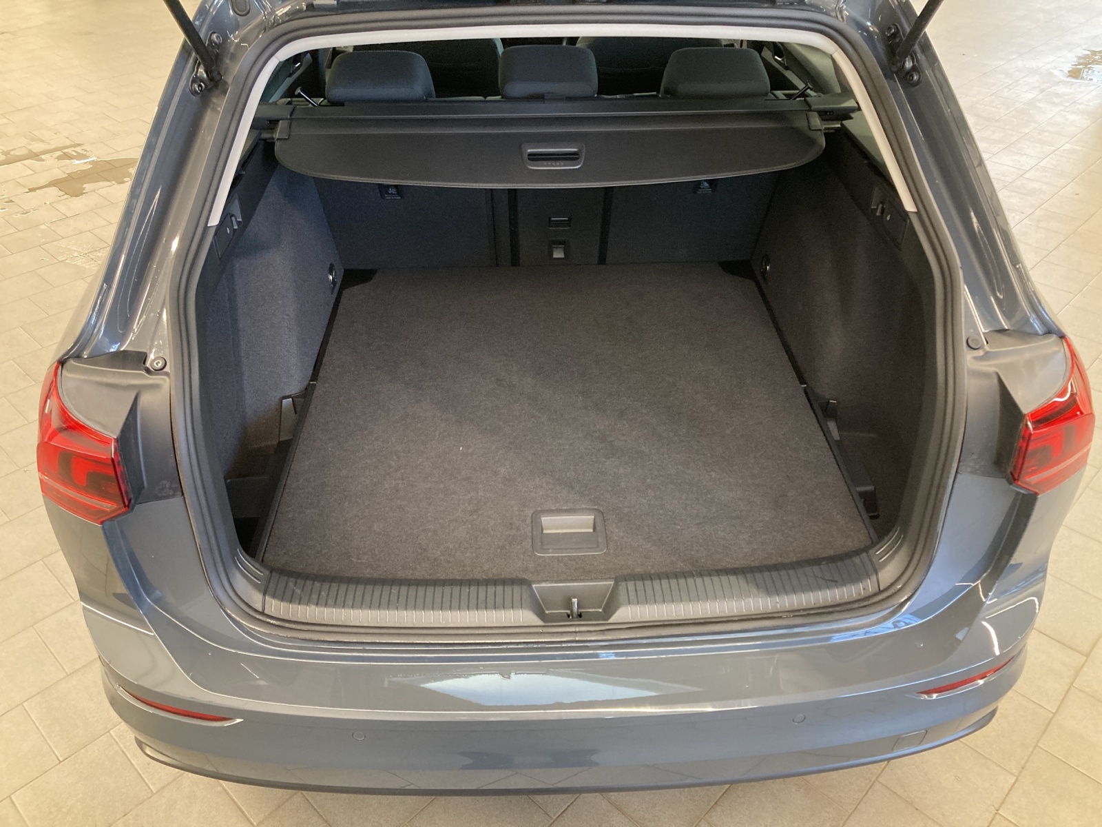 Golf 8 Variant eTSI DSG Life