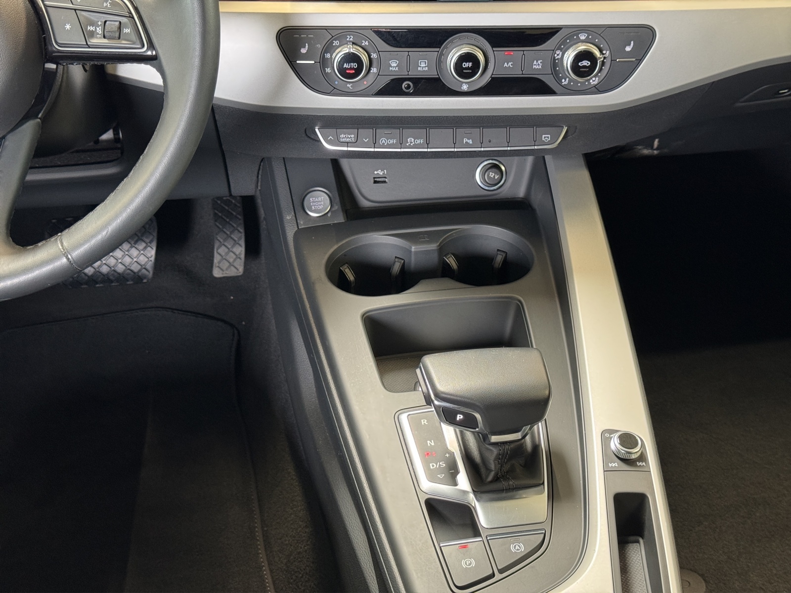 A4 Avant 40 TFSI S-tronic advanced AHK Navi Kamera