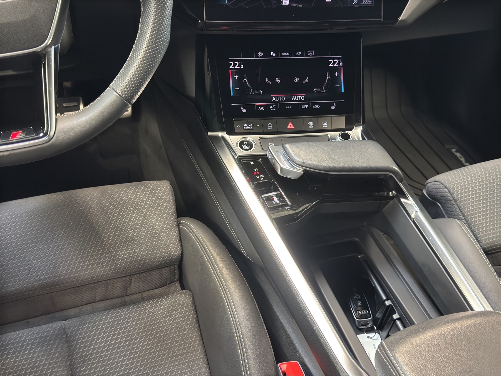 Q8 e-tron 55 quattro S line AHK Kamera Matrix-LED Navi