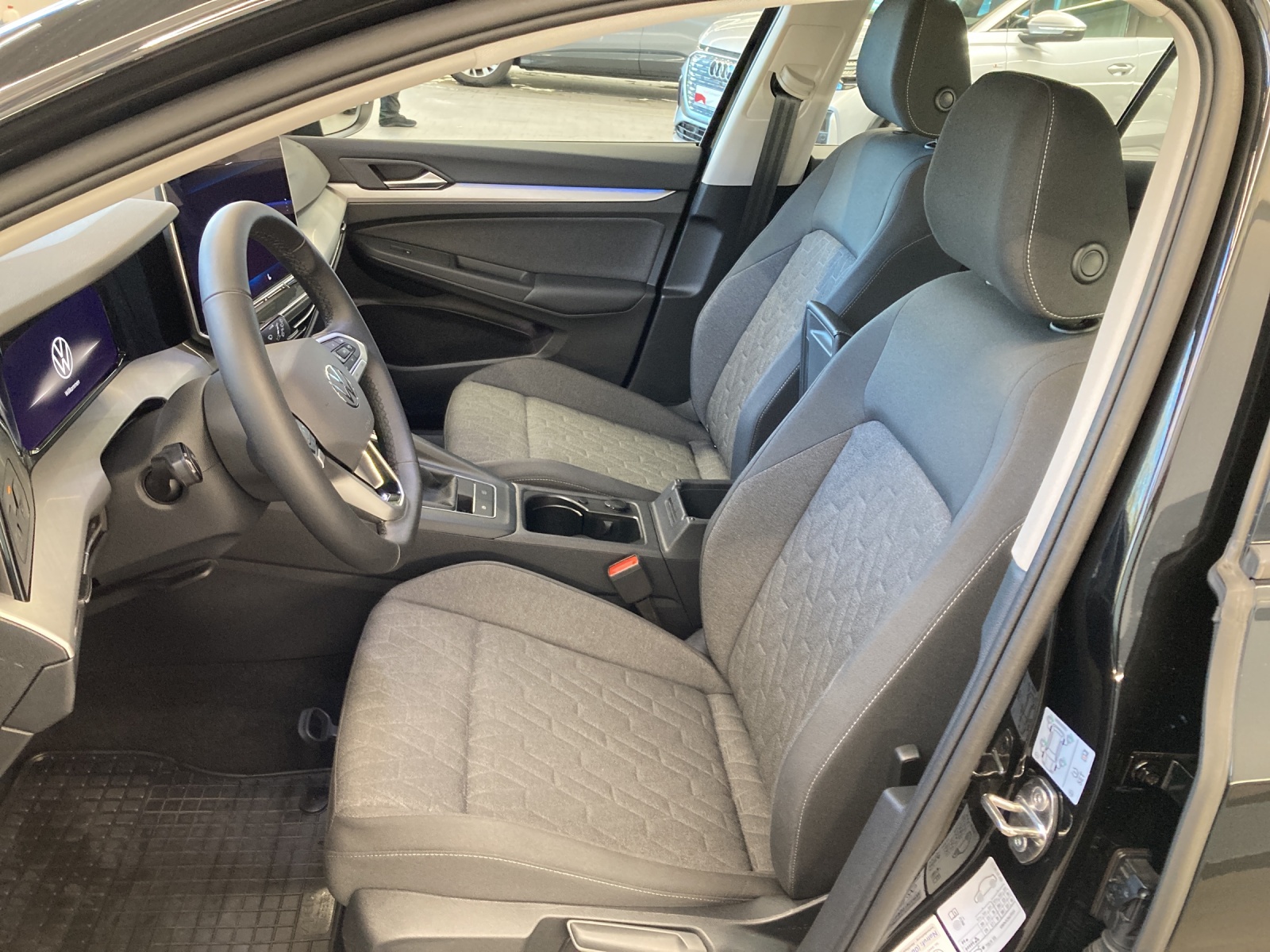 Golf 8 1.5 TSI Life LED Navi TravelAssist