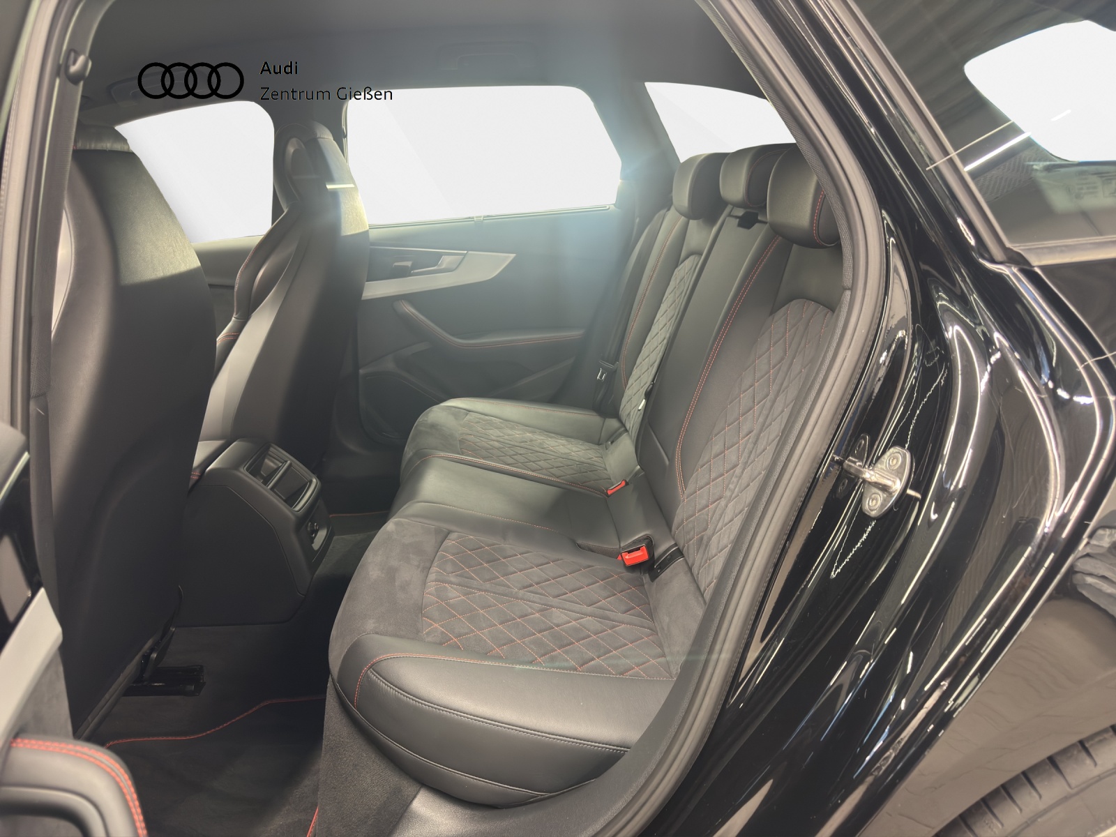 A4 Avant 40 TFSI quattro S line AHK Navi LED