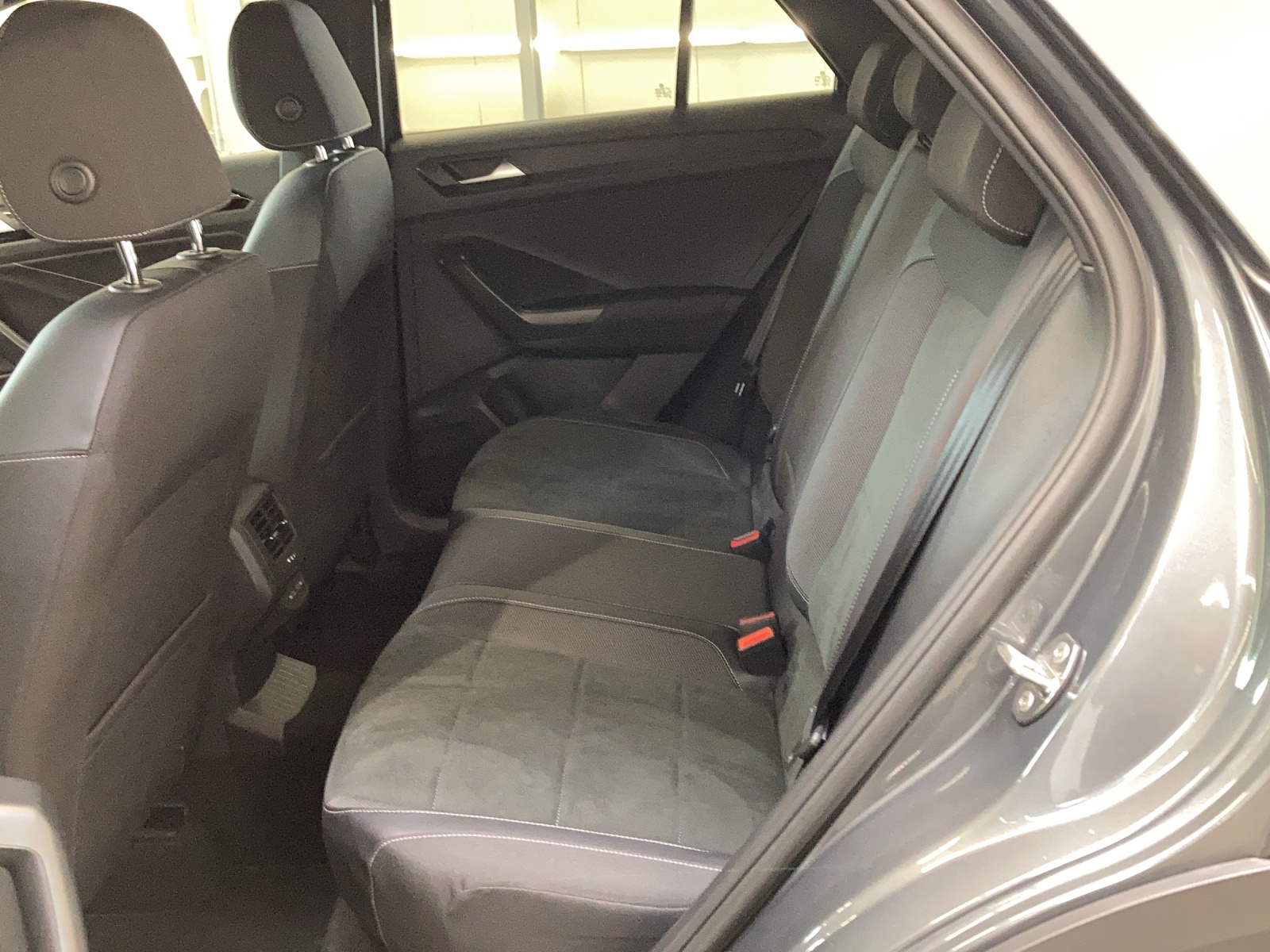 T-Roc 2.0 TDI DSG R-Line LED-Plus ACC Navi AHK
