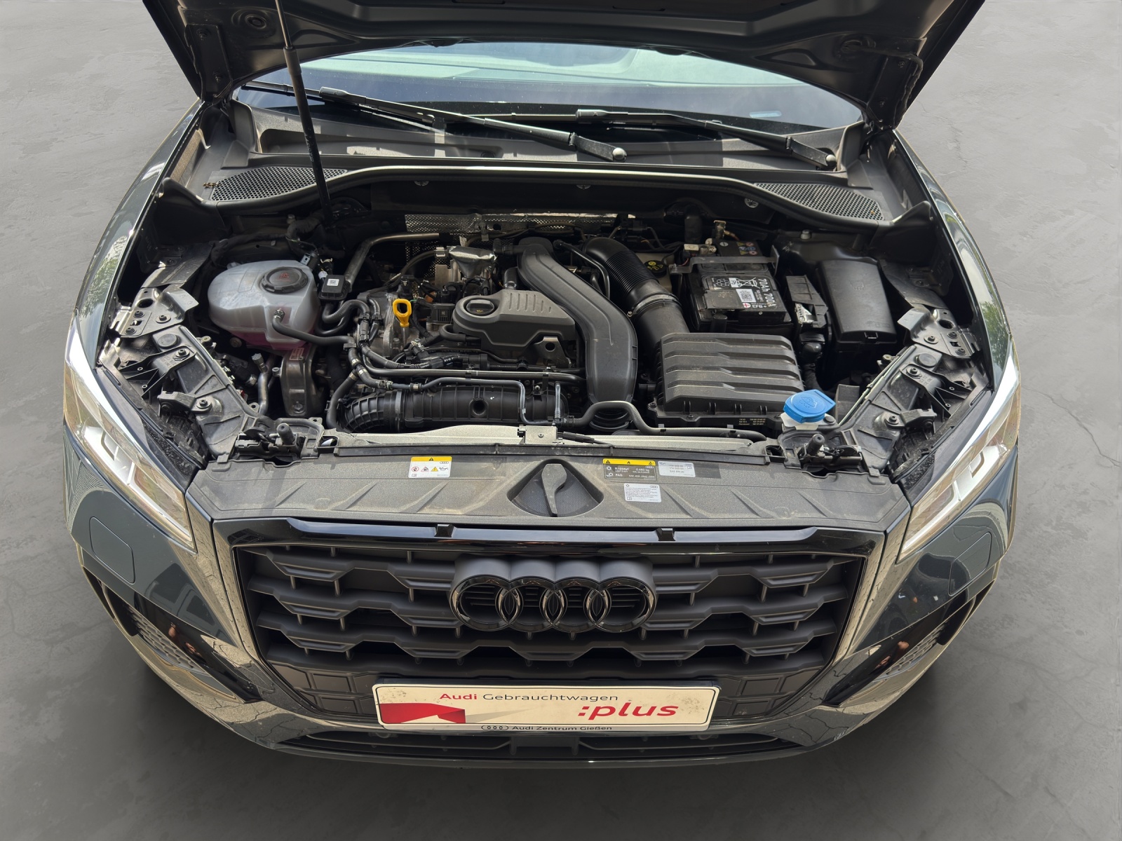 Q2 35 TFSI S-tronic advanced black AHK LED Navi Kamera