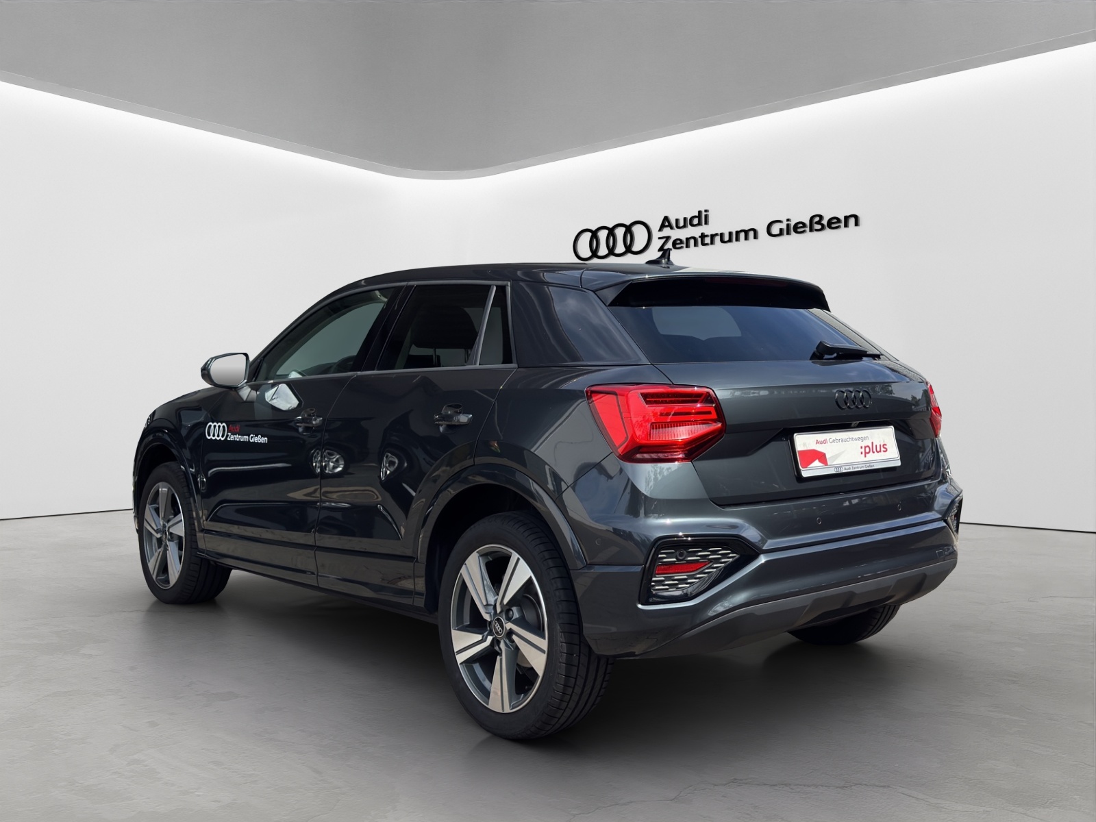 Q2 35 TFSI S-tronic advanced black AHK LED Navi Kamera
