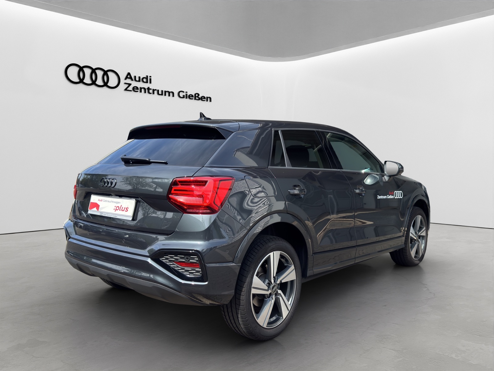 Q2 35 TFSI S-tronic advanced black AHK LED Navi Kamera