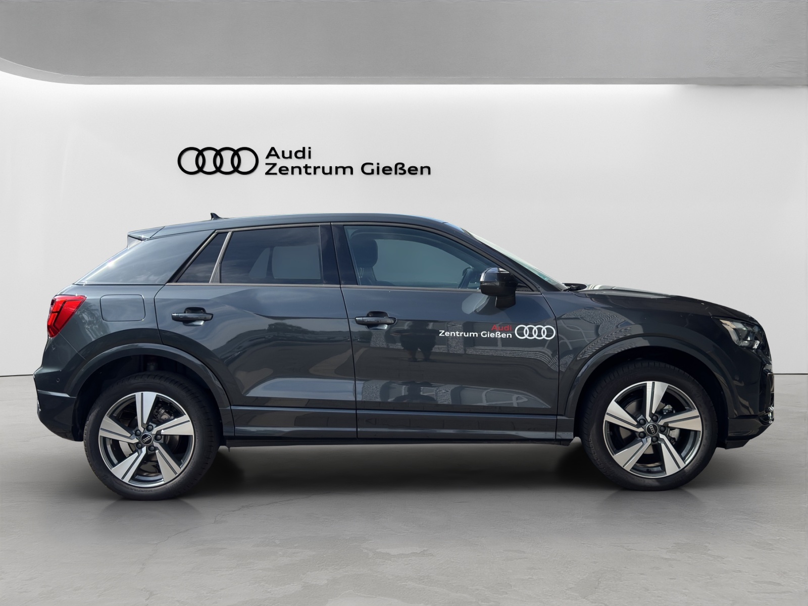 Q2 35 TFSI S-tronic advanced black AHK LED Navi Kamera