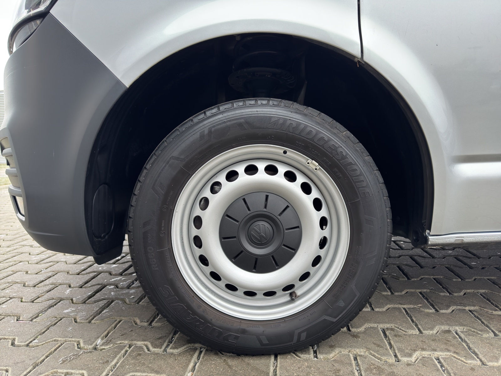 T6 Transporter 6.1 Kasten 2.0 TDI Navi GRA Nebellampen SH links