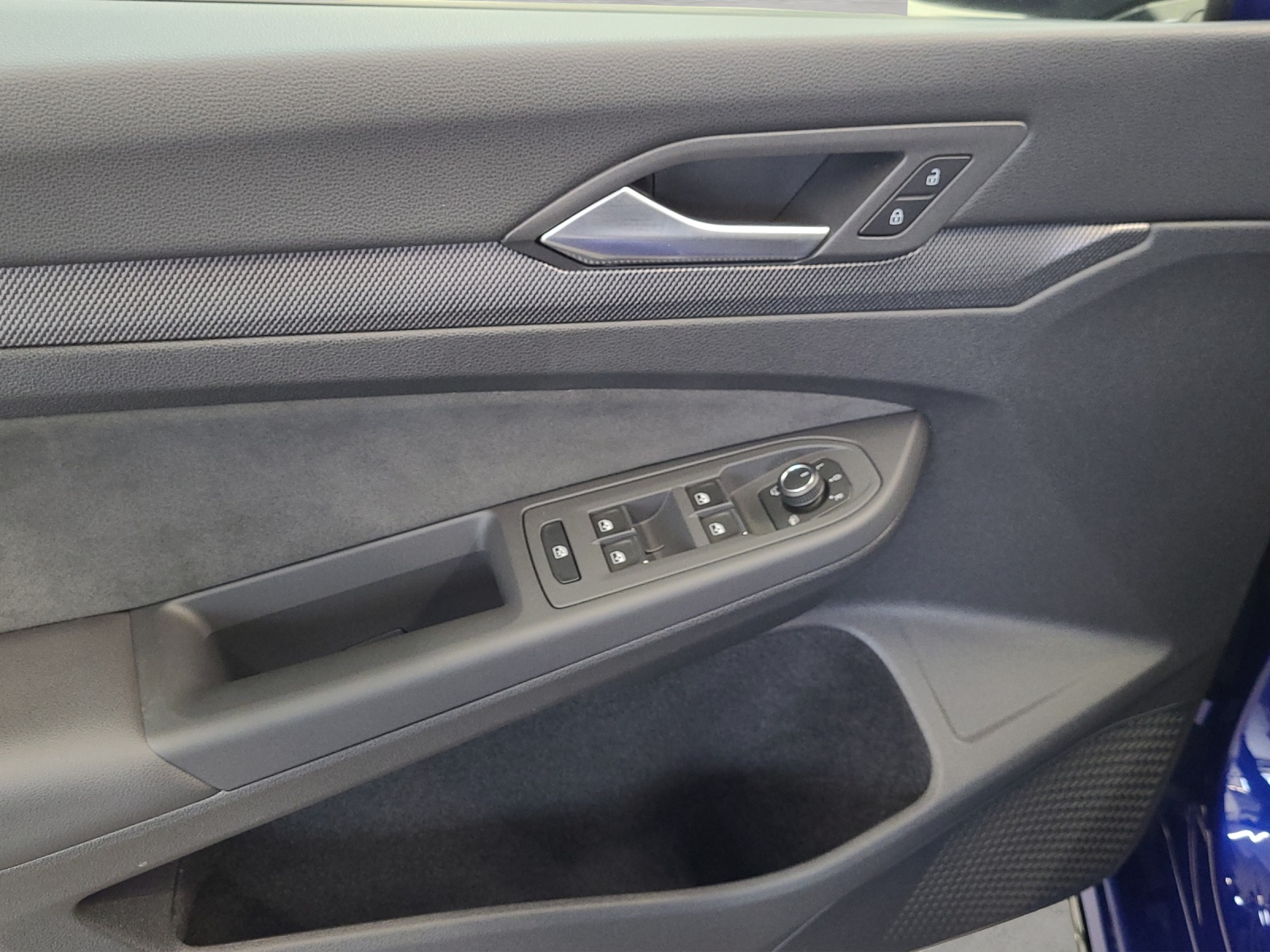 Golf 8 eTSI DSG R-Line Black Style HeadUp LED-Plus Alu-18Zoll Navi