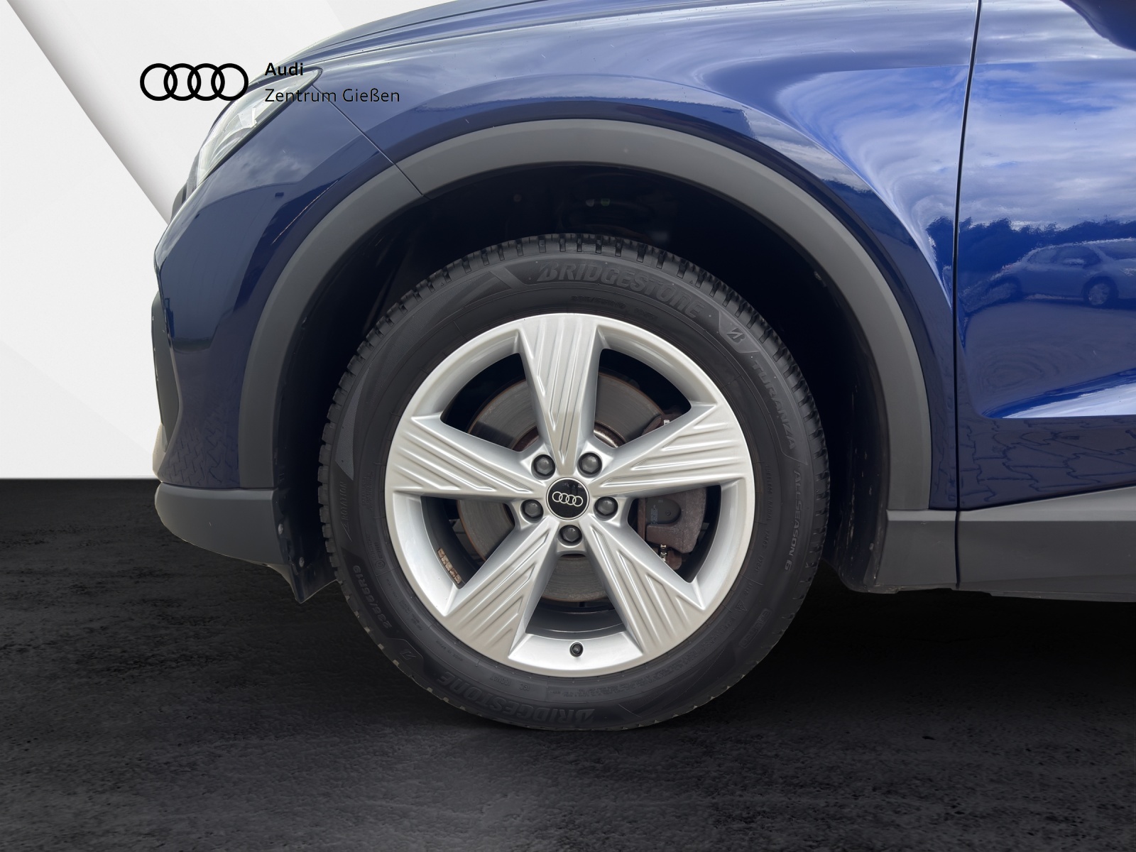 Q4 e-tron 40 basis Navi Komfort-Paket plus