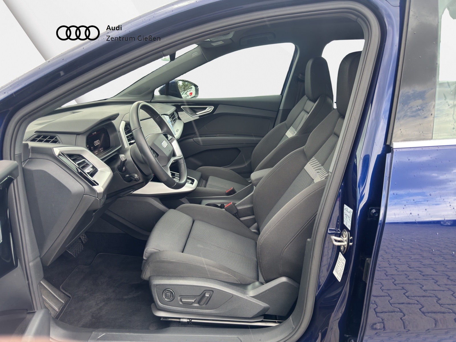 Q4 e-tron 40 basis Navi Komfort-Paket plus