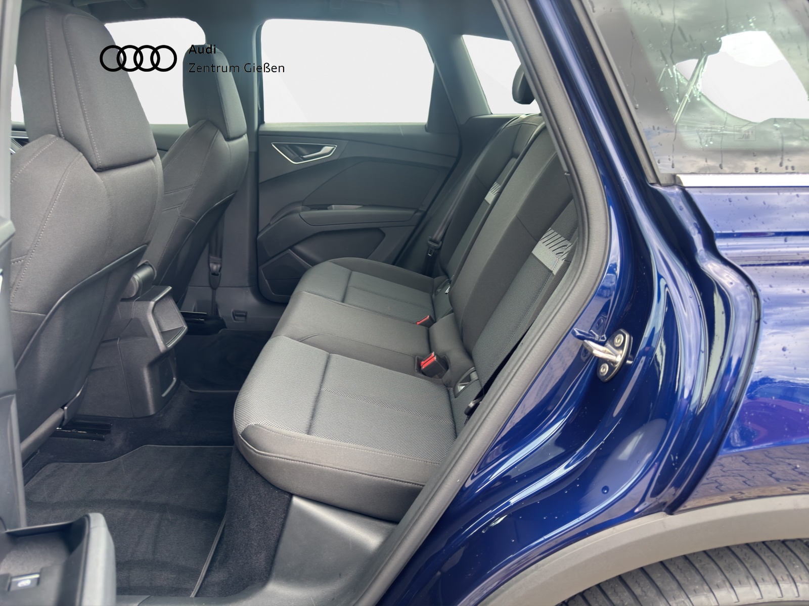 Q4 e-tron 40 basis Navi Komfort-Paket plus