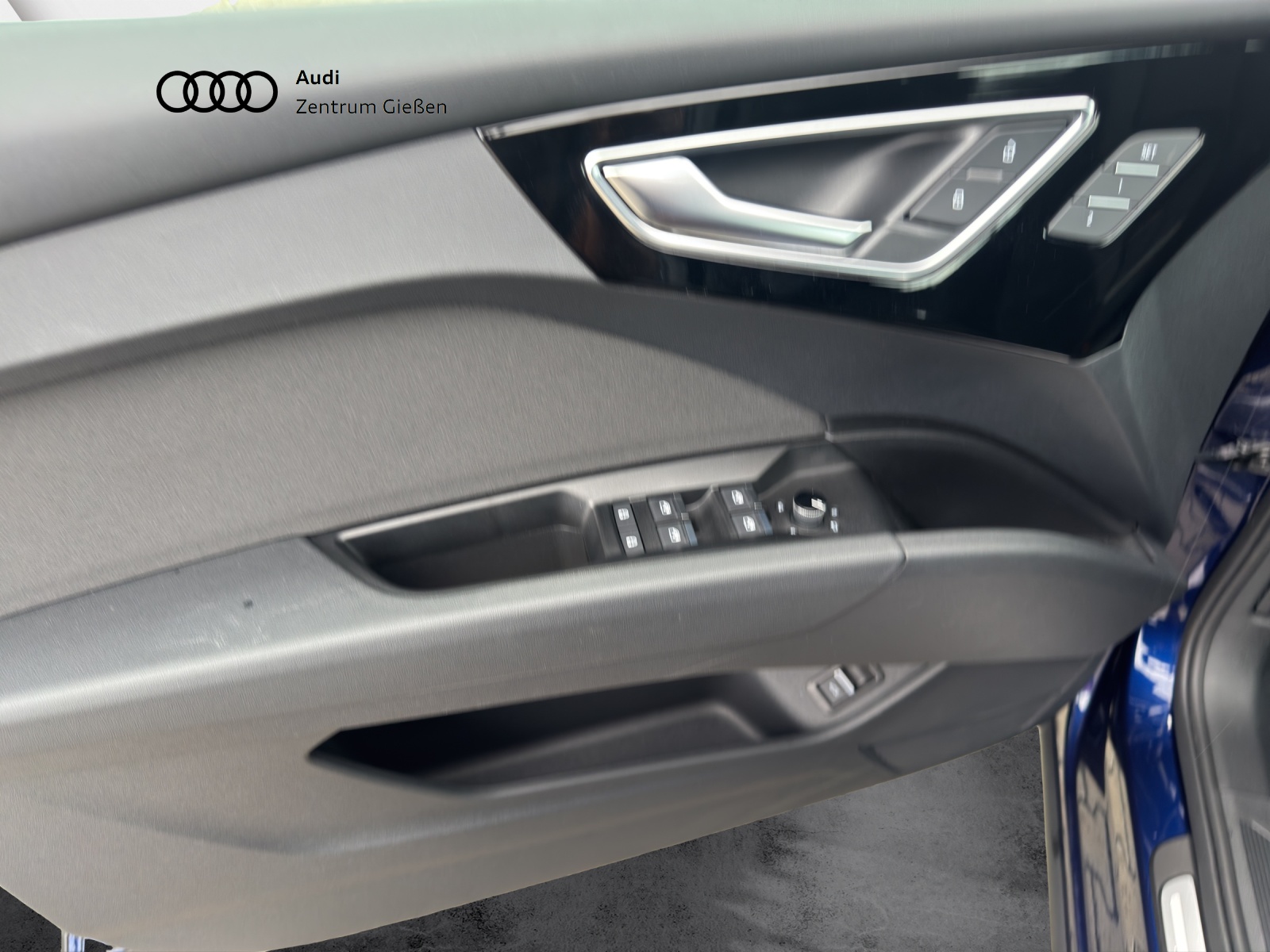 Q4 e-tron 40 basis Navi Komfort-Paket plus