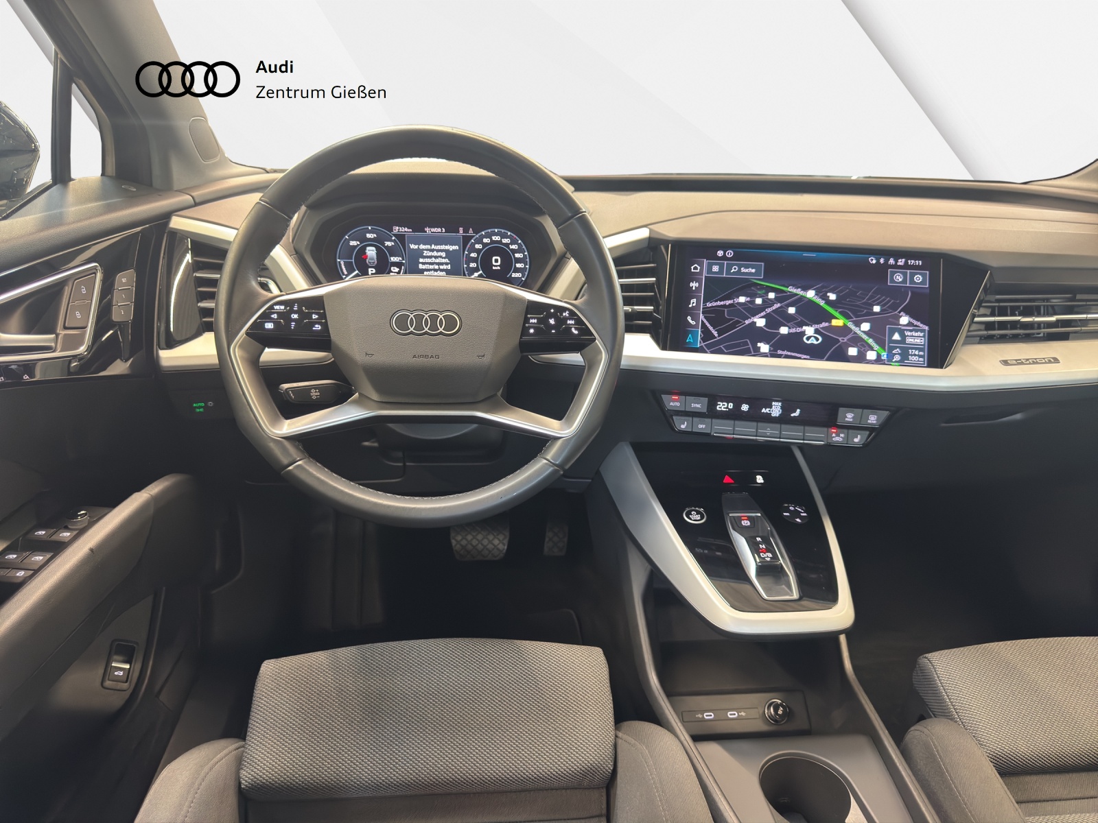 Q4 e-tron 40 basis Navi Komfort-Paket plus