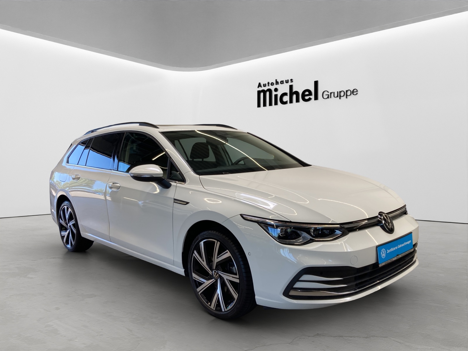 Golf 8 Variant TDI DSG Style IQ-Light Panodach Navi Alu-18Zoll Kamera