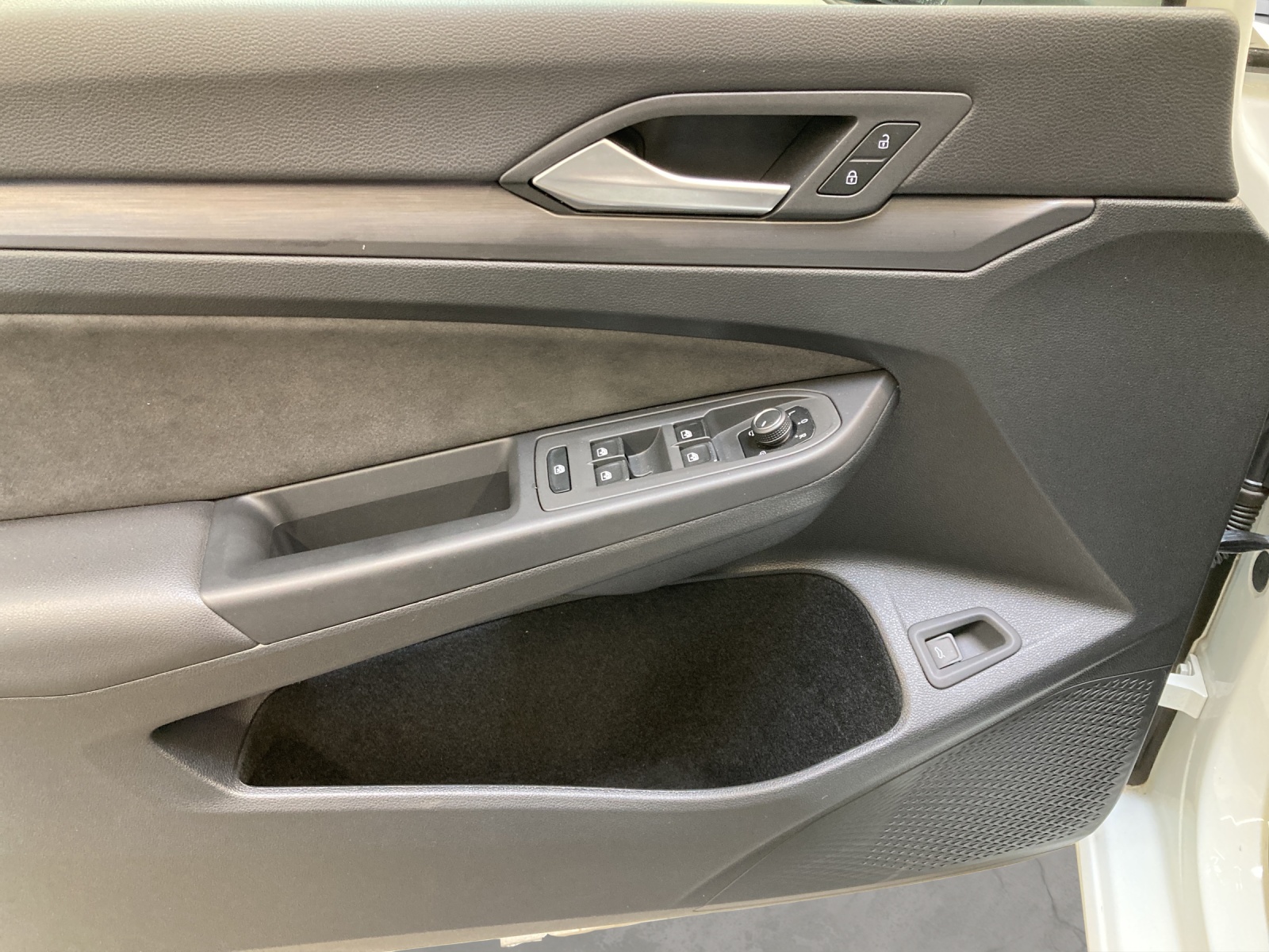 Golf 8 Variant TDI DSG Style IQ-Light Panodach Navi Alu-18Zoll Kamera