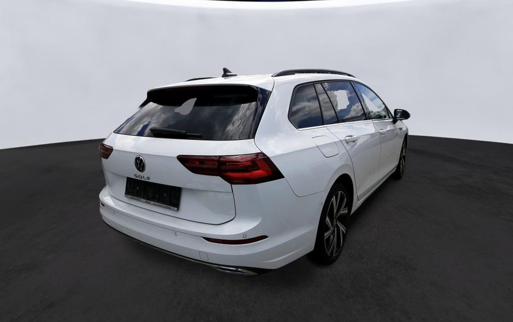 Golf 8 Variant TDI DSG Style IQ-Light Panodach Navi Alu-18Zoll Kamera