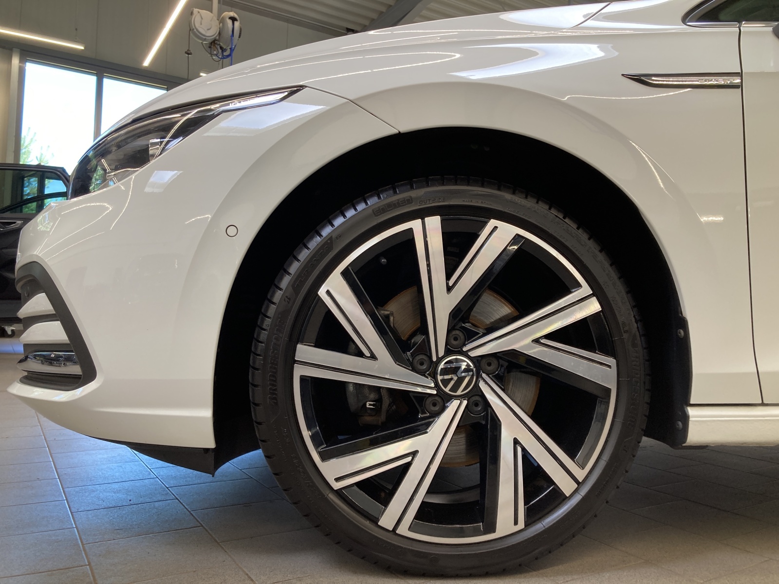 Golf 8 Variant TDI DSG Style IQ-Light Panodach Navi Alu-18Zoll Kamera