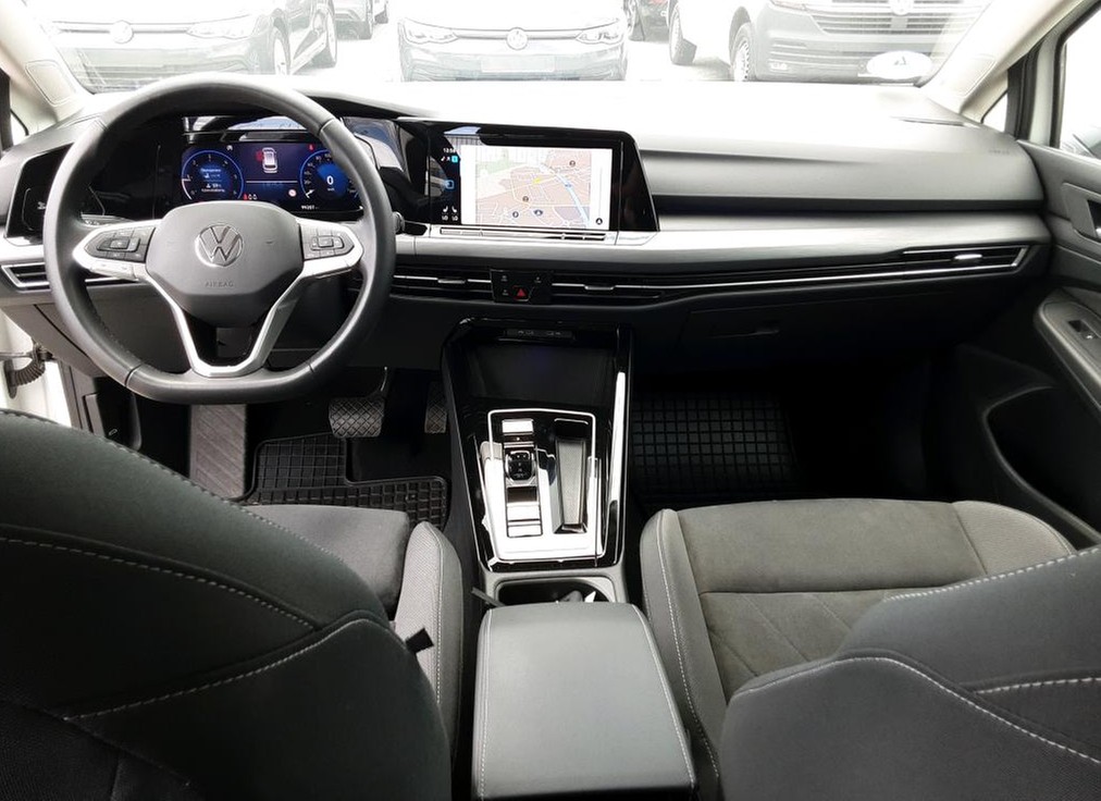 Golf 8 Variant TDI DSG Style IQ-Light Panodach Navi Alu-18Zoll Kamera