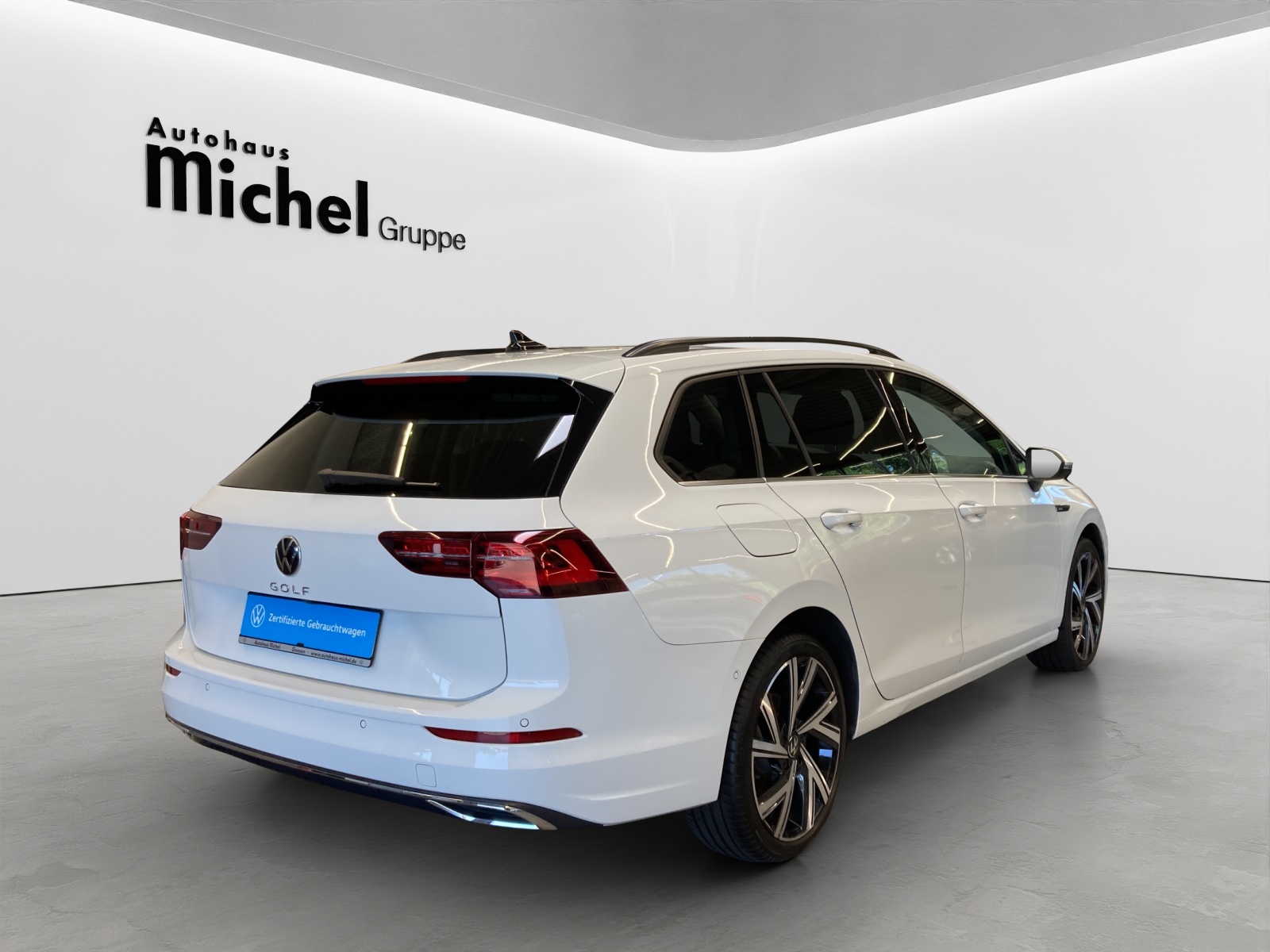 Golf 8 Variant TDI DSG Style IQ-Light Panodach Navi Alu-18Zoll Kamera