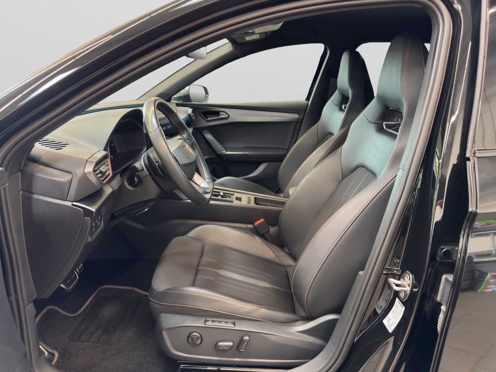 Leon Sportstourer 2.0 TSI DSG BEATS Navi LED ACCRückfahrkamera